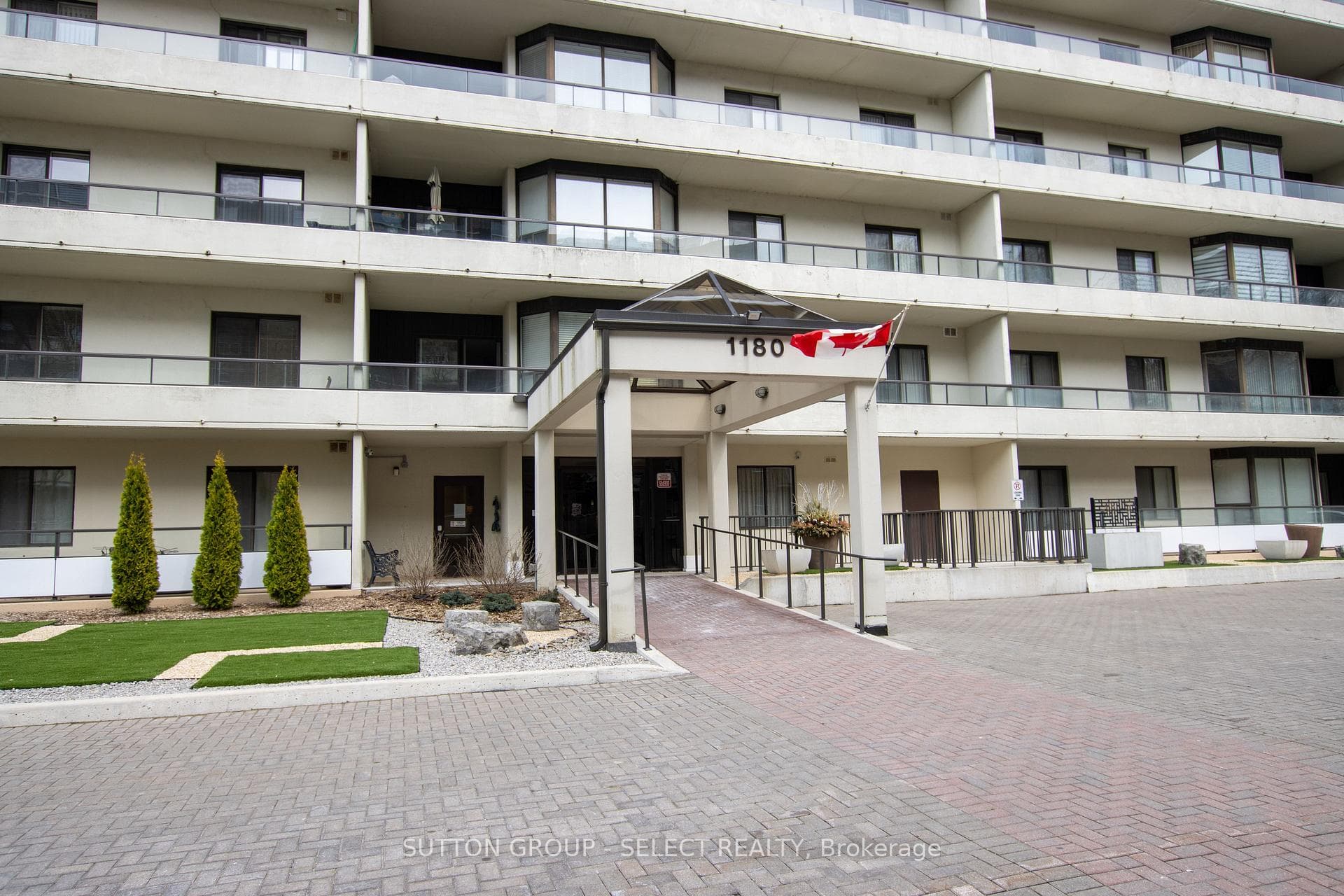 1180 COMMISSIONERS Rd W Road Unit 406, London South, ON N6K 4J2 - Photo 1