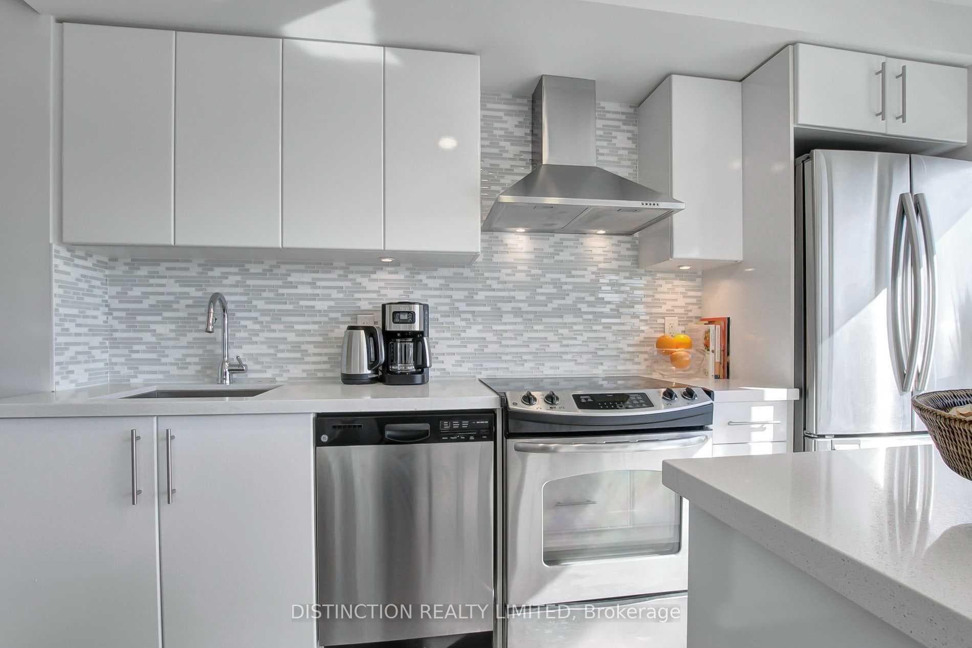 58 Orchard View Boulevard Unit 414, Forest Hill / Deer Park, ON M4R 1B9 - Photo 1