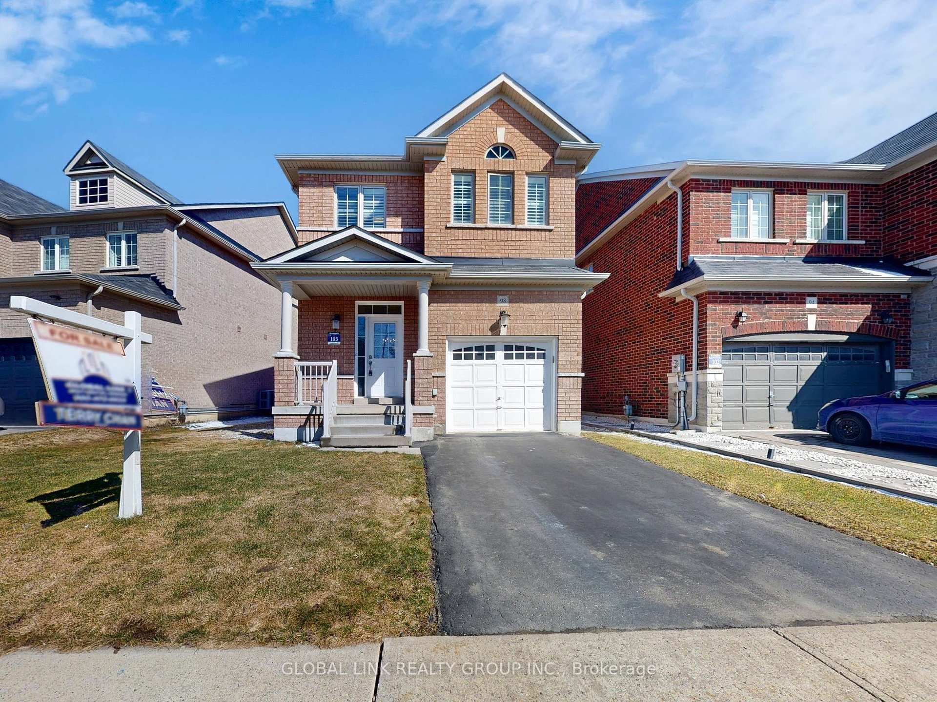 98 Wilf Morden Road, Whitchurch-Stouffville, ON L4A 0K1 - Photo 1