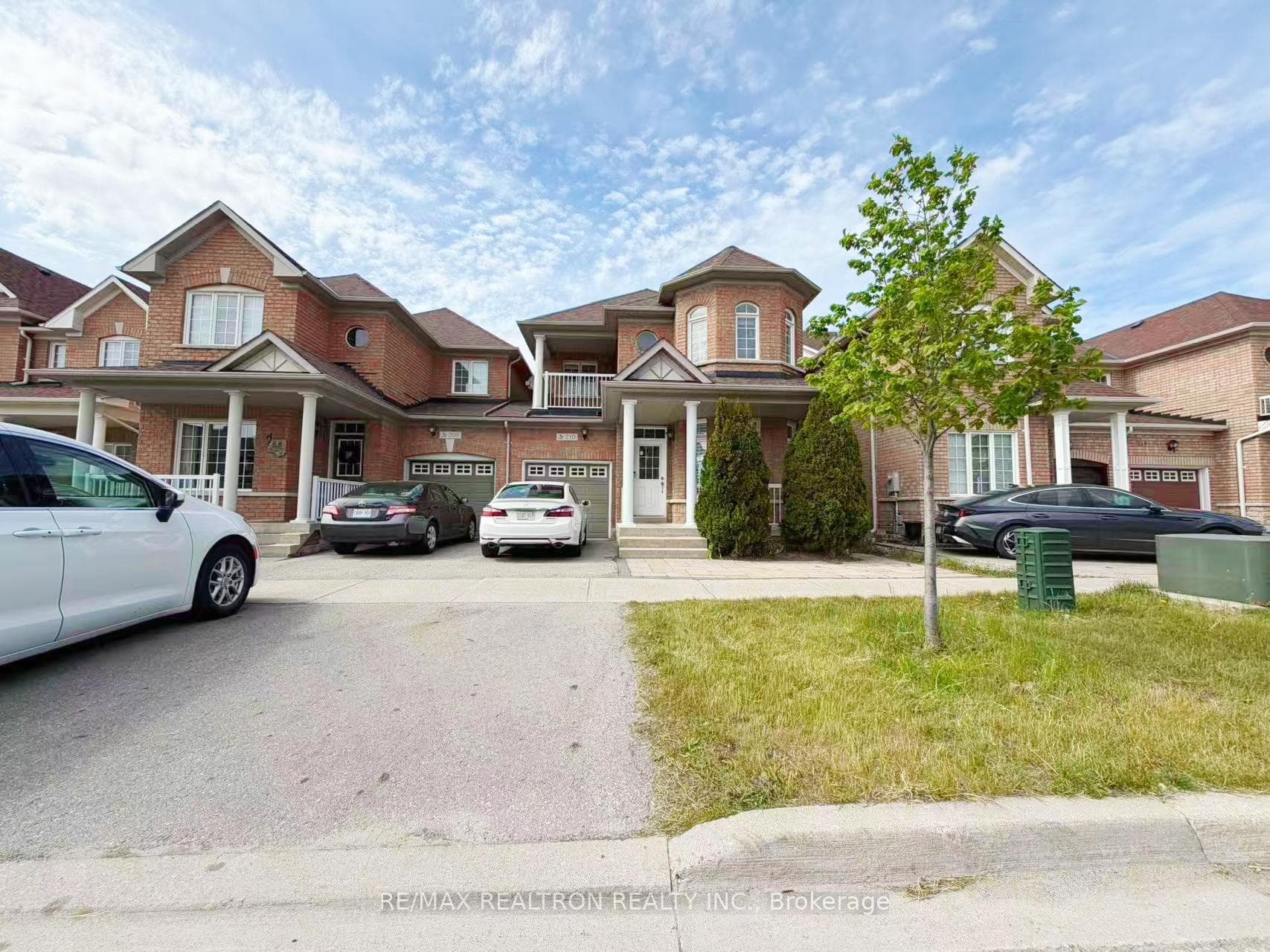 210 Old Colony Road, Richmond Hill, ON L4E 5B9 - Photo 1