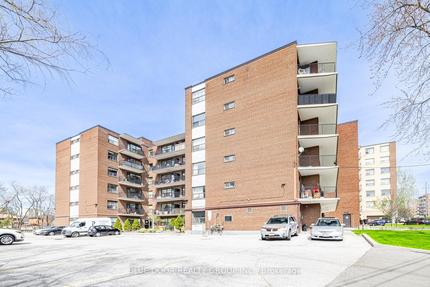 50 Gulliver Road Unit 606, York / Weston, ON M6M 2N2 - Photo 1