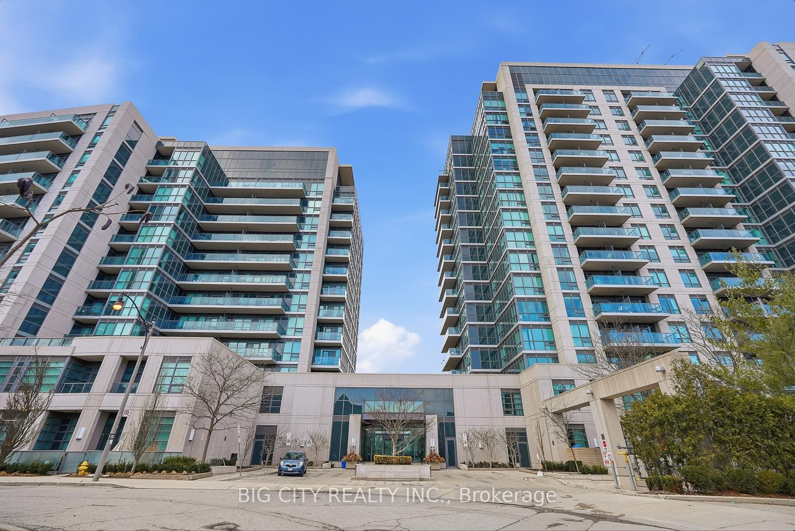 35 Brian Peck Crescent Unit 403, Flemingdon Park / Don Mills, ON M4G 0A5 - Photo 1