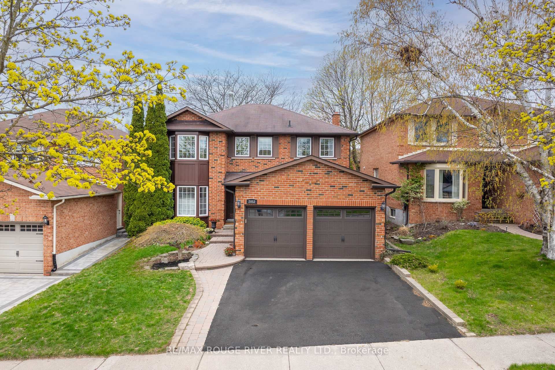 2052 Lynn Heights