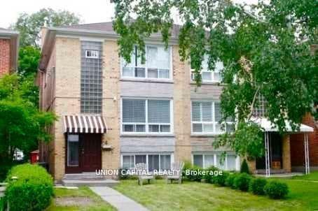 4 Rowley Avenue, Leaside / Davisville, ON M4P 2S8 - Photo 1