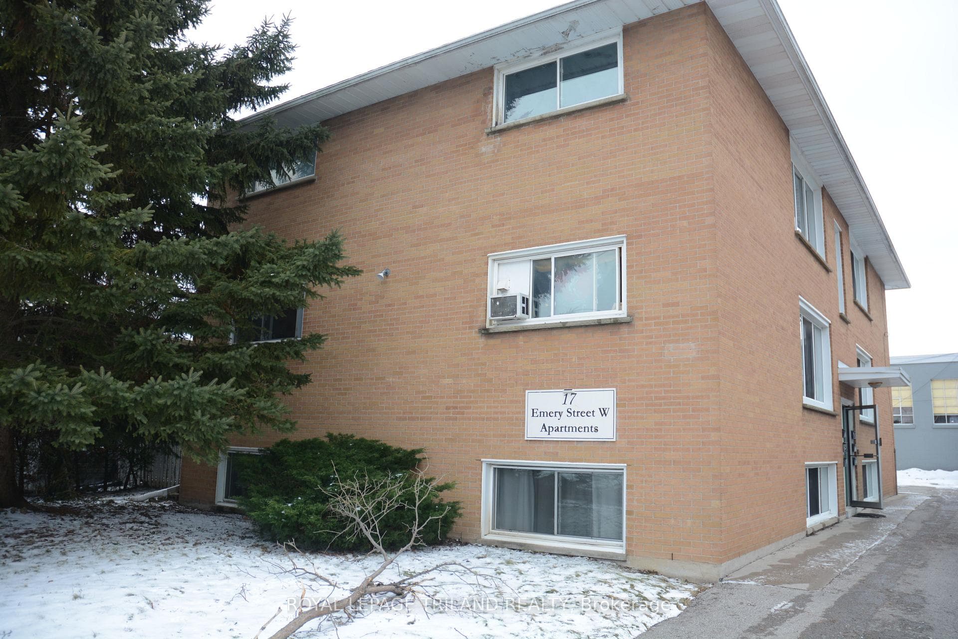 17 Emery Street, London South, ON N6J 1R3 - Photo 1