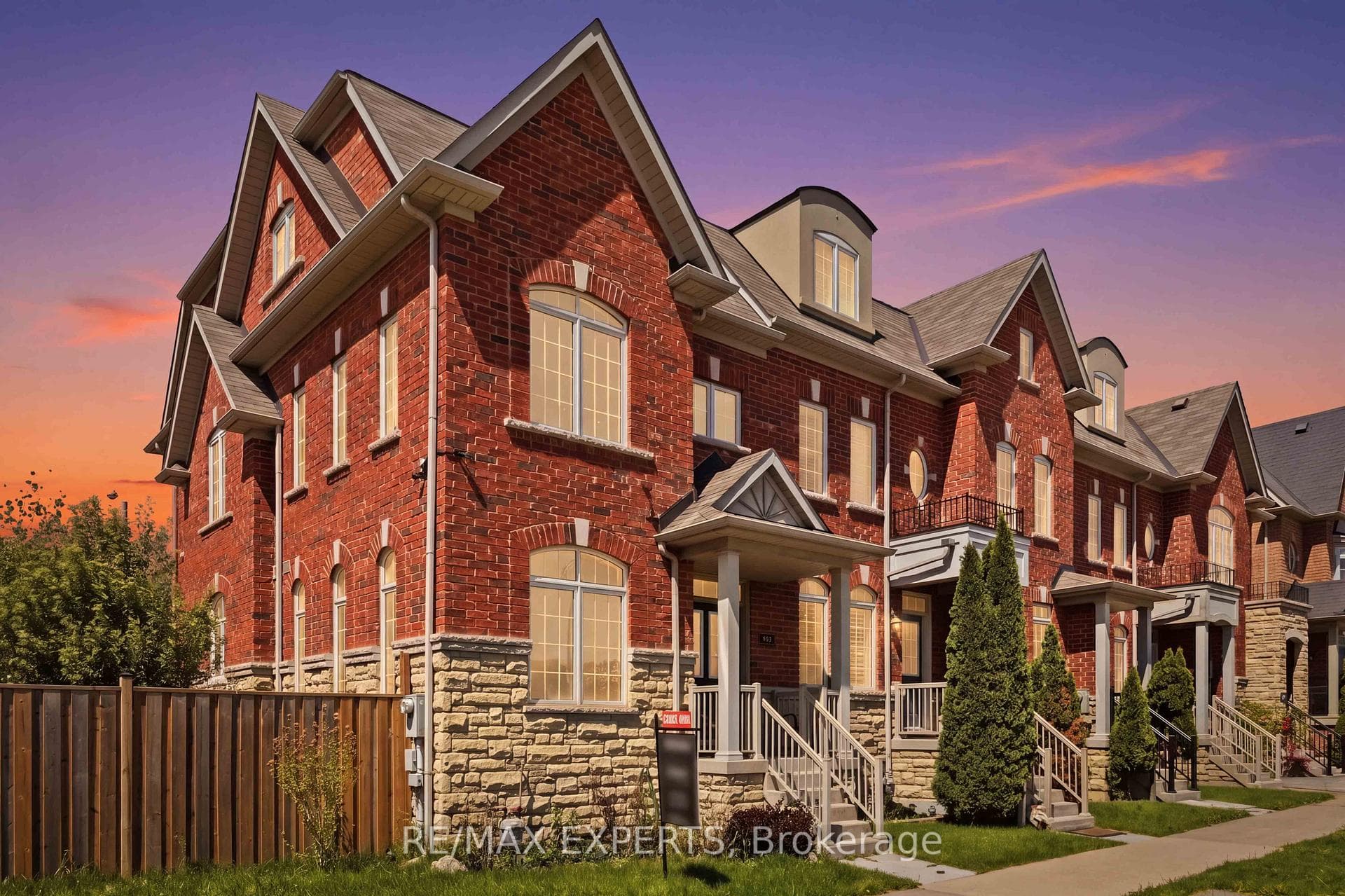 245 Isaac Devins Boulevard, Toronto W05