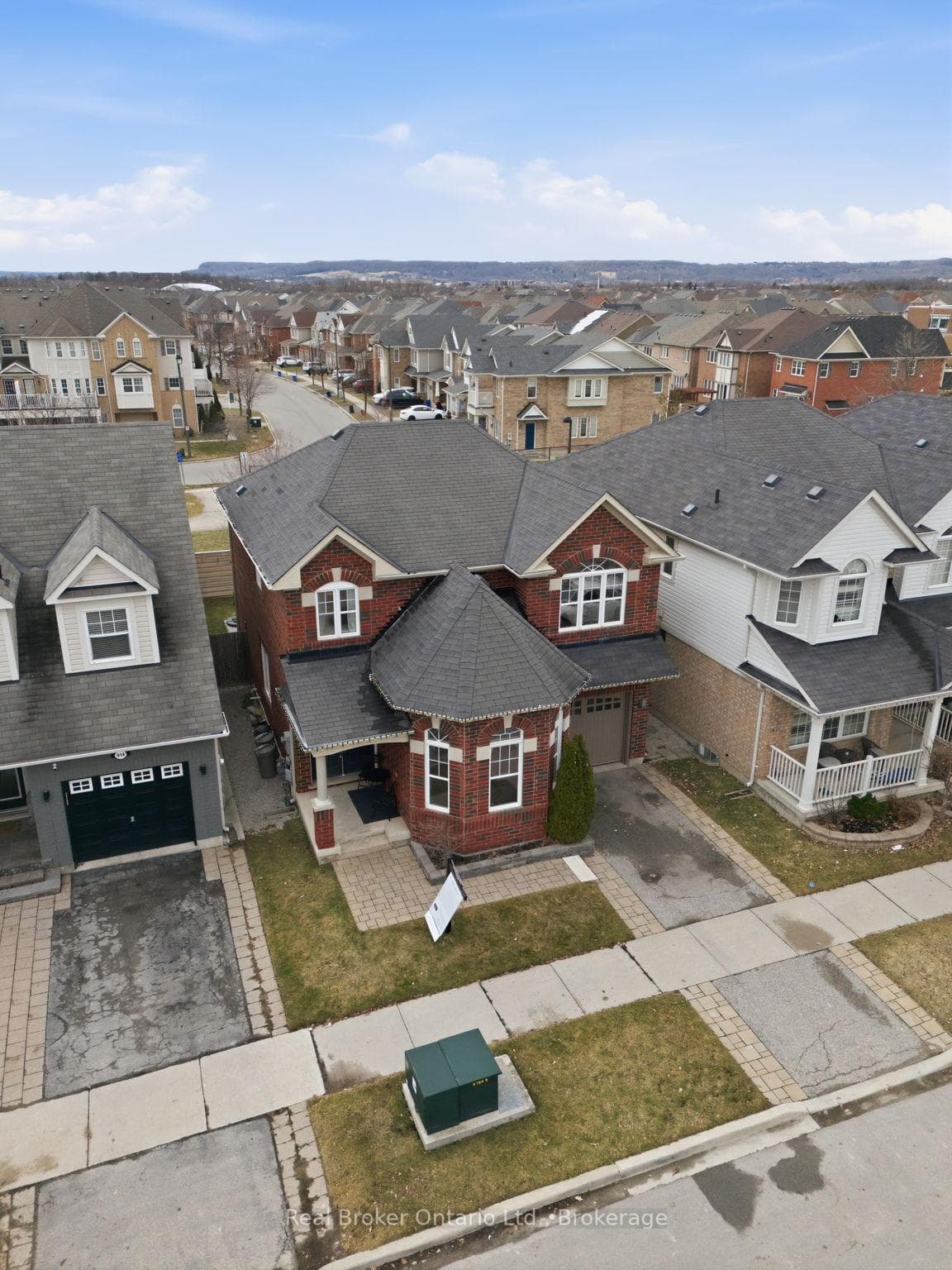 910 Vickerman Way, Milton, ON L9T 0K5 - Photo 1