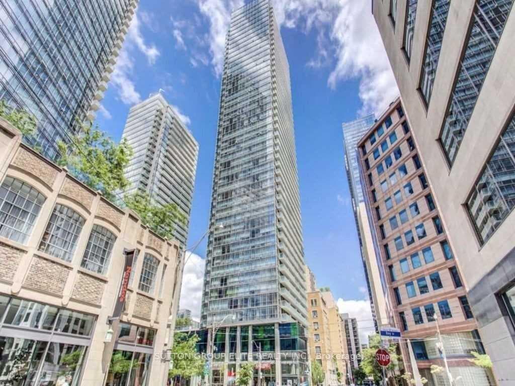 38 Grenville Street Unit 3702, Toronto C01