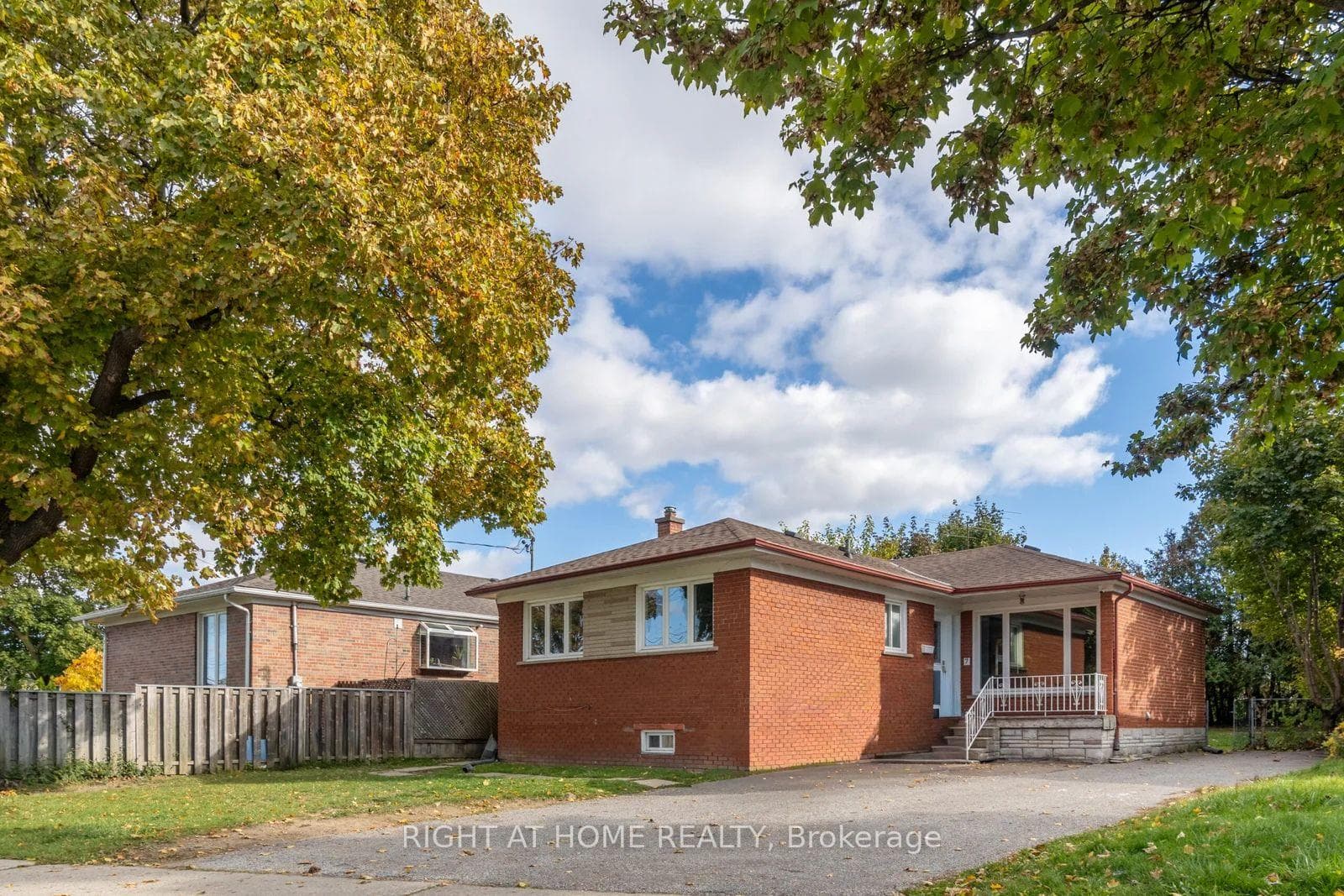 7 WESTHUMBER Boulevard Unit 7A, Etobicoke (West Mall / Rexdale), ON M3B 0A7 - Photo 1