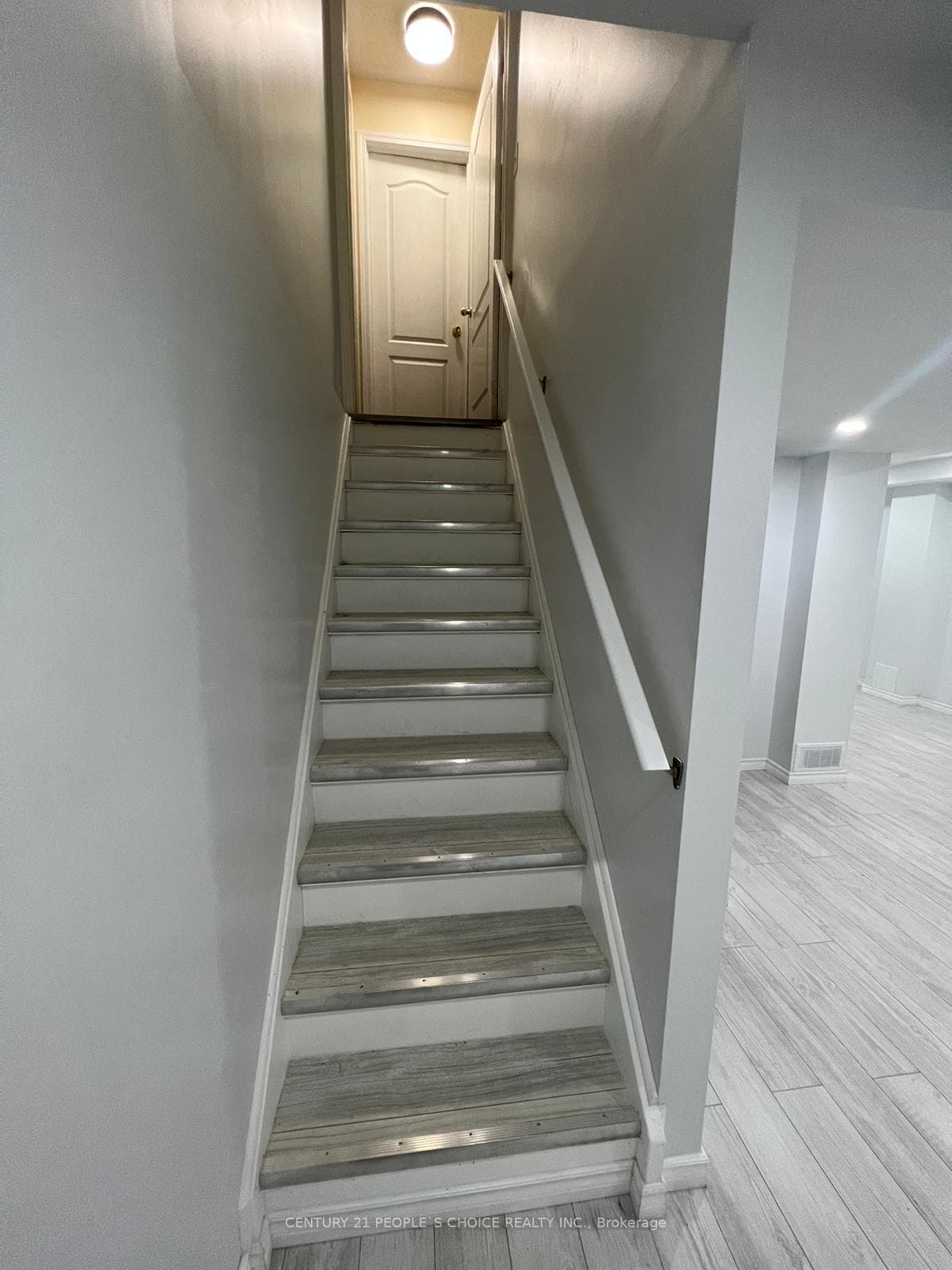 10 Chudleigh Avenue Unit Bsmt, Brampton, ON L6X 0N1 - Photo 1