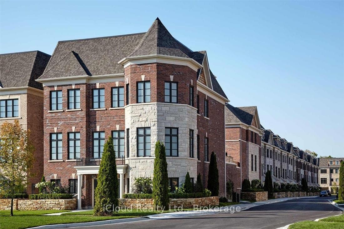 26 Lunar Crescent Unit 36, Mississauga, ON L5M 2R5 - Photo 1