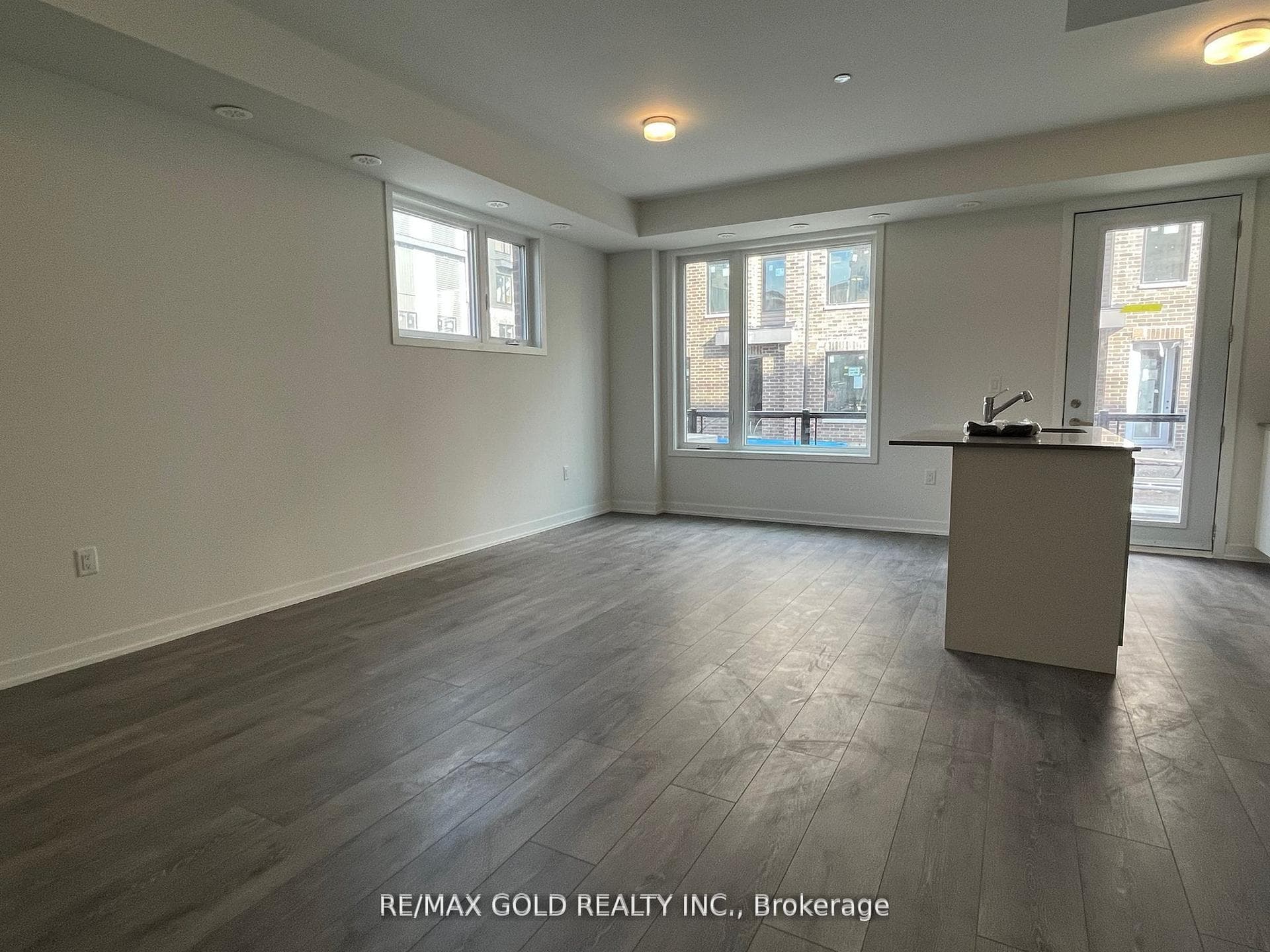3556 Colonial Drive Unit 02, Mississauga, ON L5L 0B9 - Photo 1