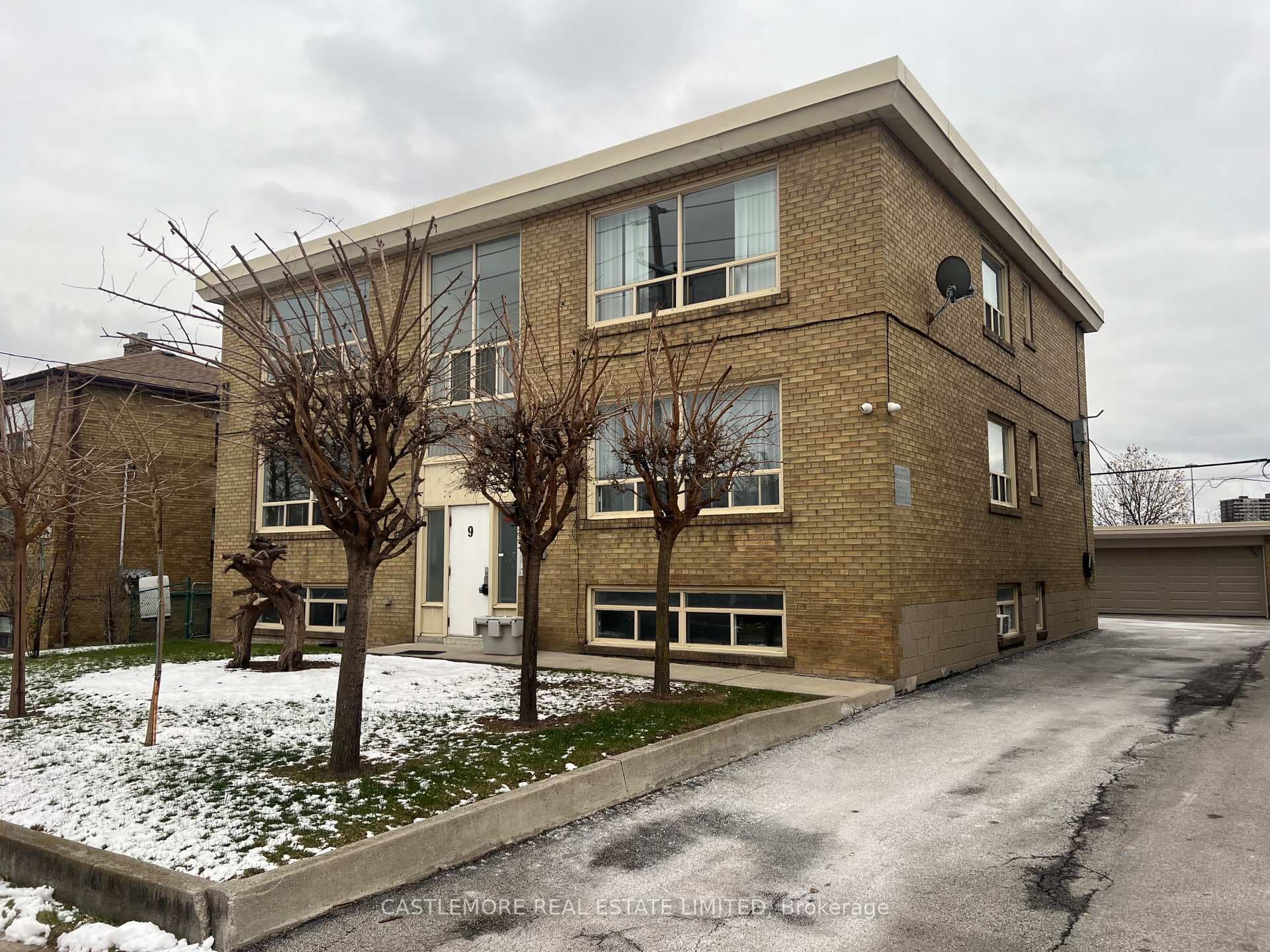 9 Allenby Avenue, Etobicoke (West Mall / Rexdale), ON M9W 1S5 - Photo 1