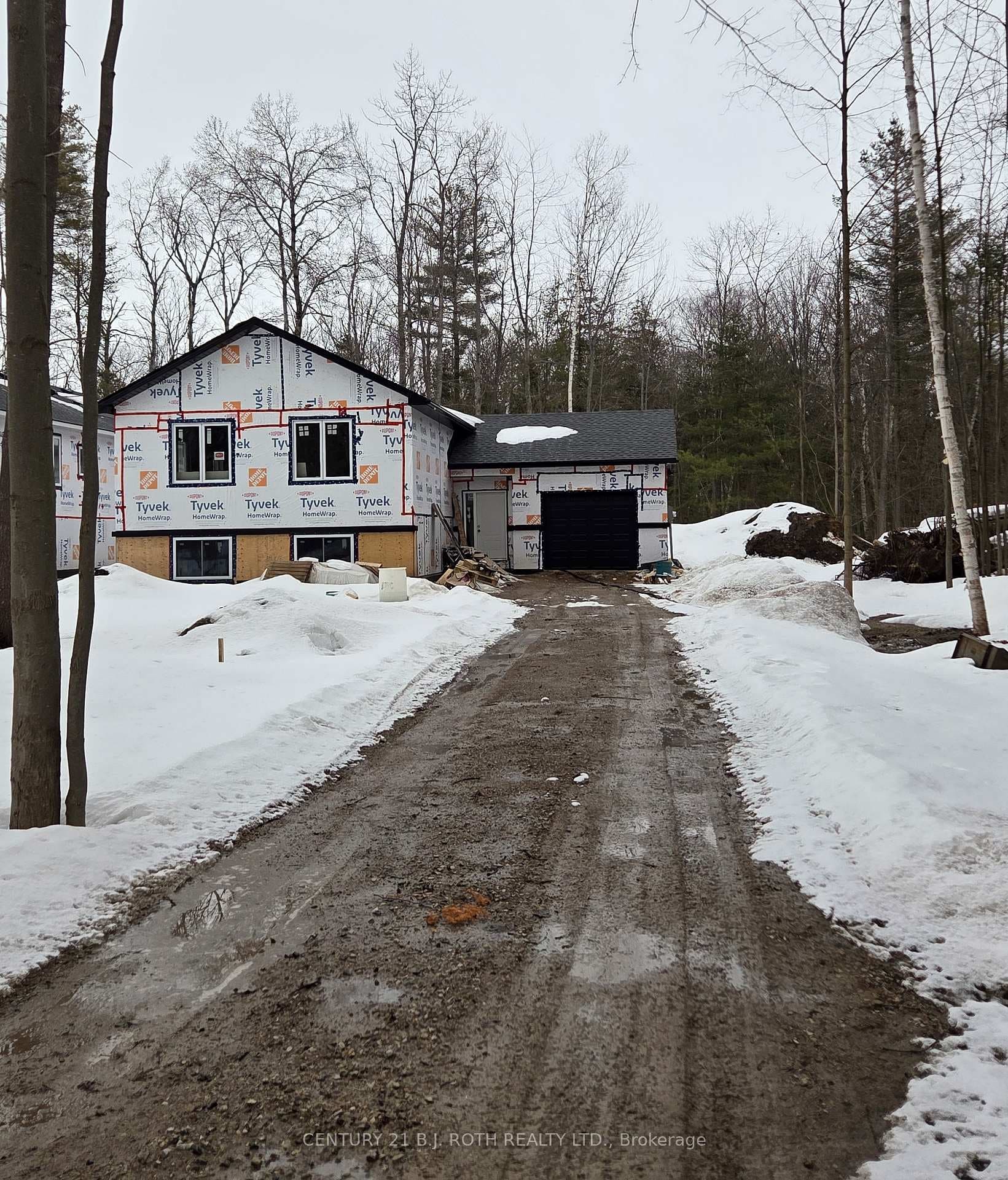 3183 Cove Avenue, Innisfil, ON L9S 2K7 - Photo 1