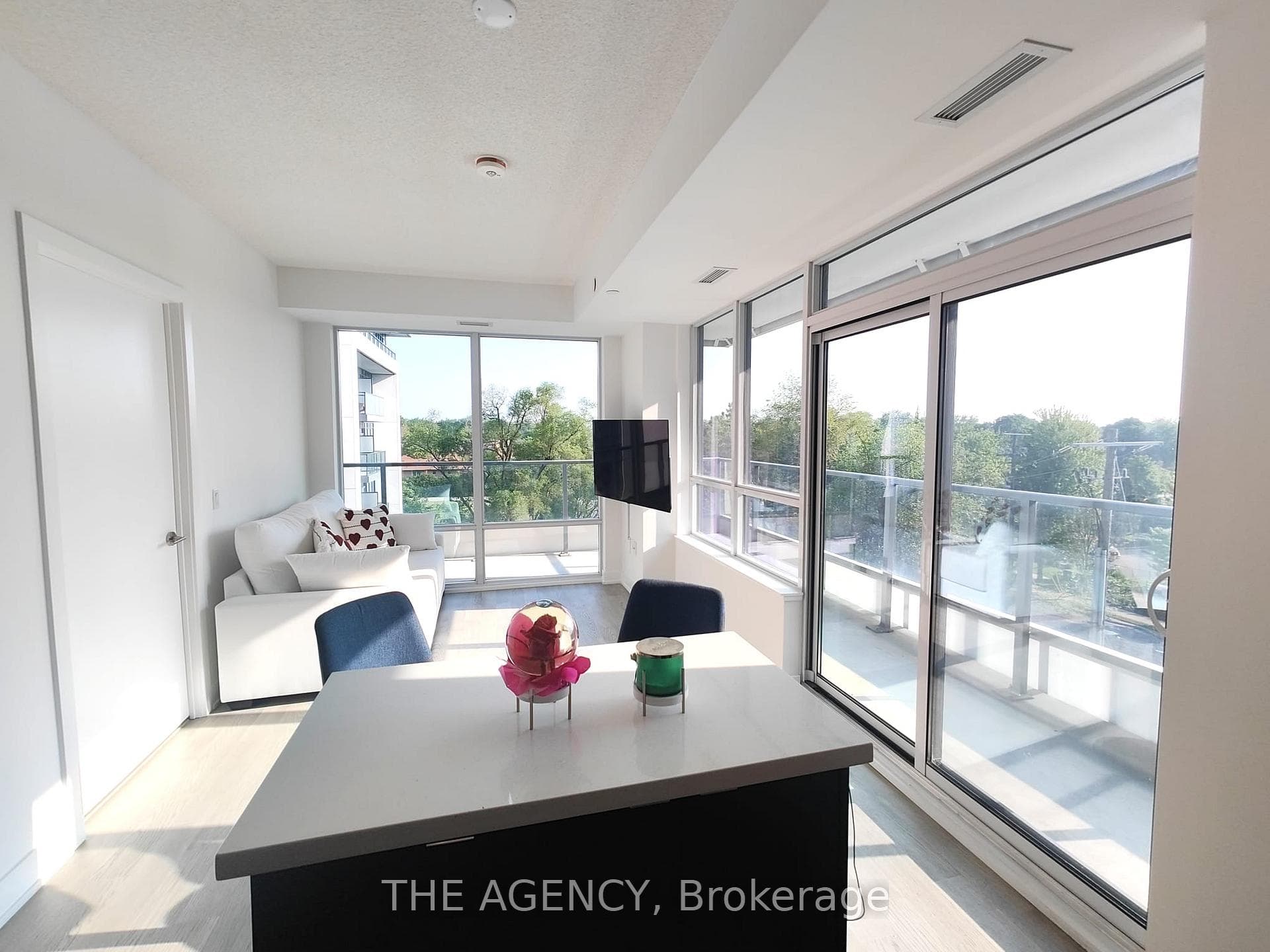 2 TEAGARDEN Court Unit 305, Willowdale / Newtonbrook, ON M2N 0L6 - Photo 1