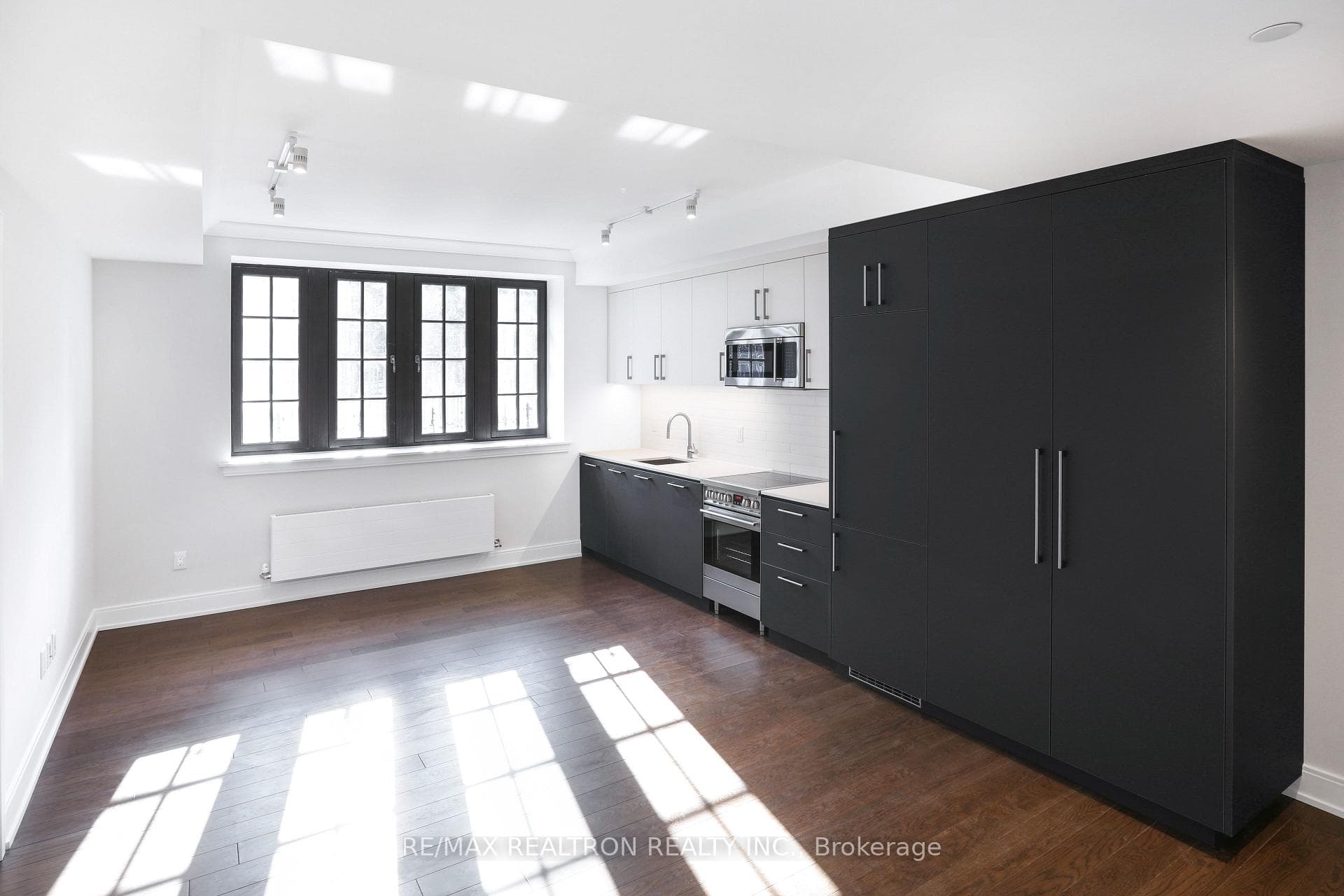 2 Clarendon Avenue Unit 109, Annex / Yorkville / Summerhill, ON M4V 1H9 - Photo 1