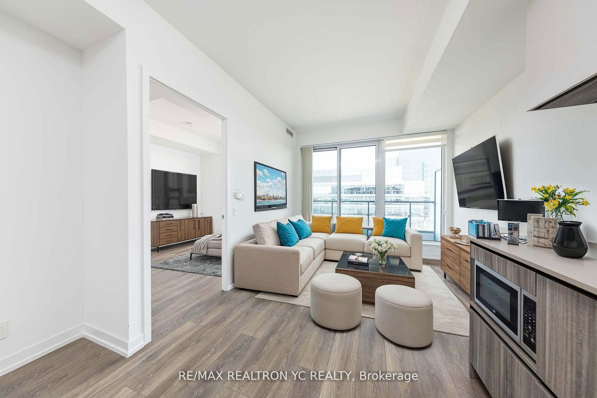 5 Buttermill Avenue Unit 1106, Vaughan, ON L4K 0J5 - Photo 1