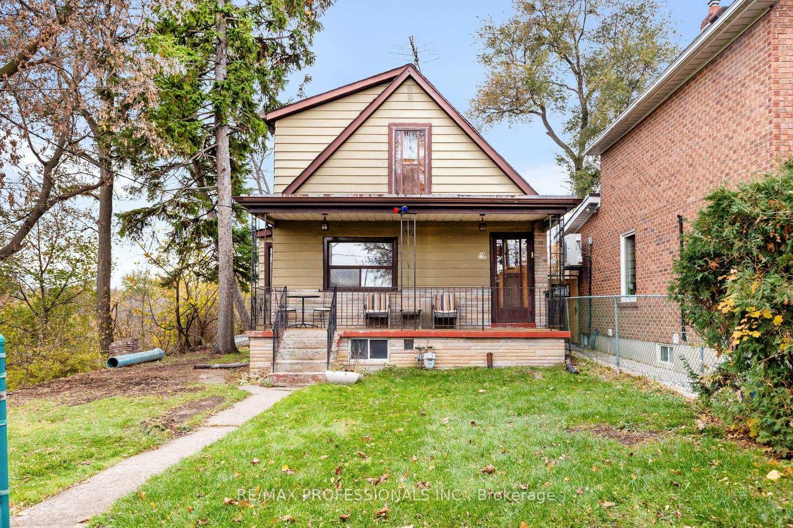 16 Cliff Street, Keelesdale / Eglinton West, ON M6N 4L6 - Photo 1