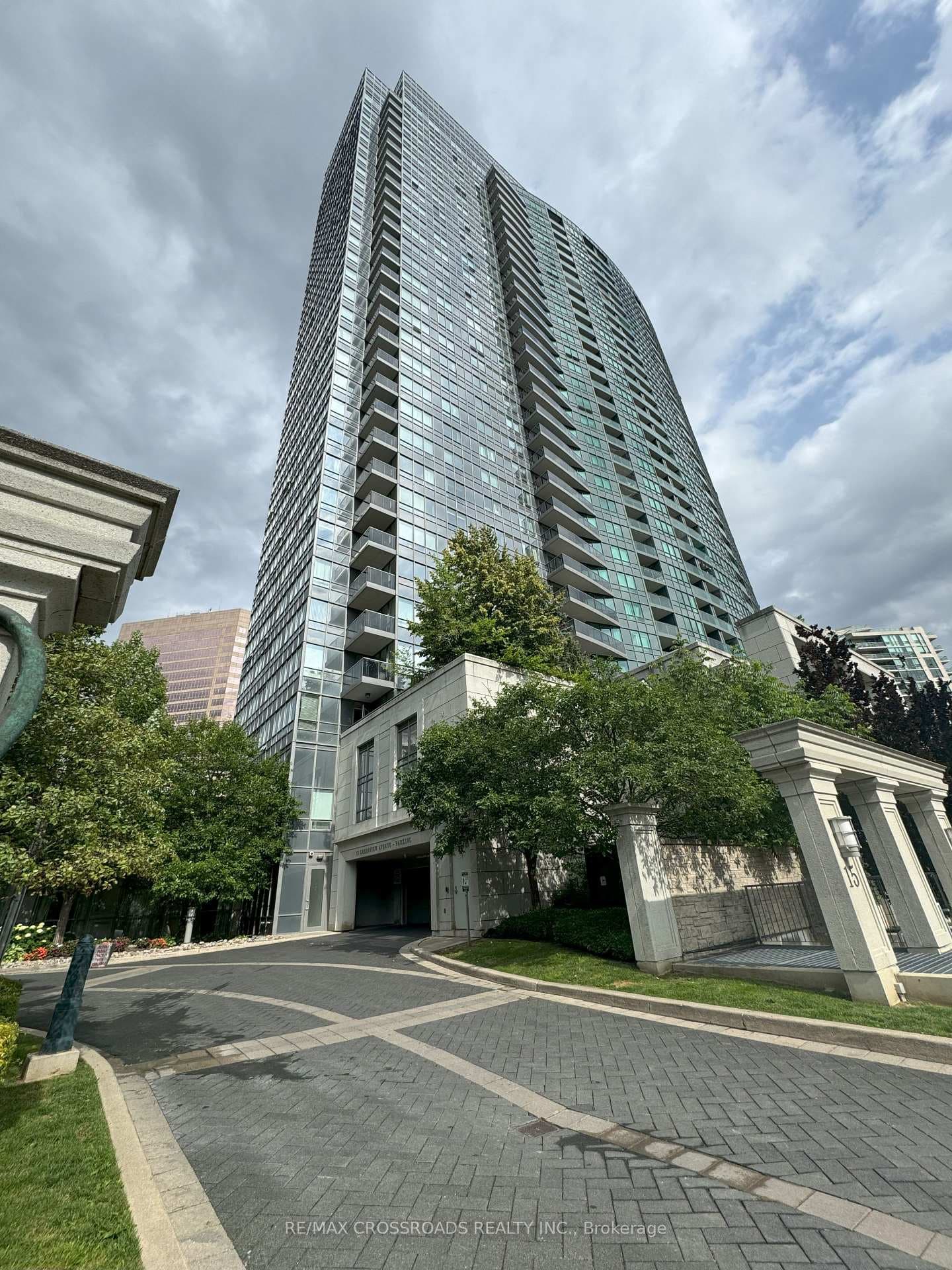 15 Greenview Ave