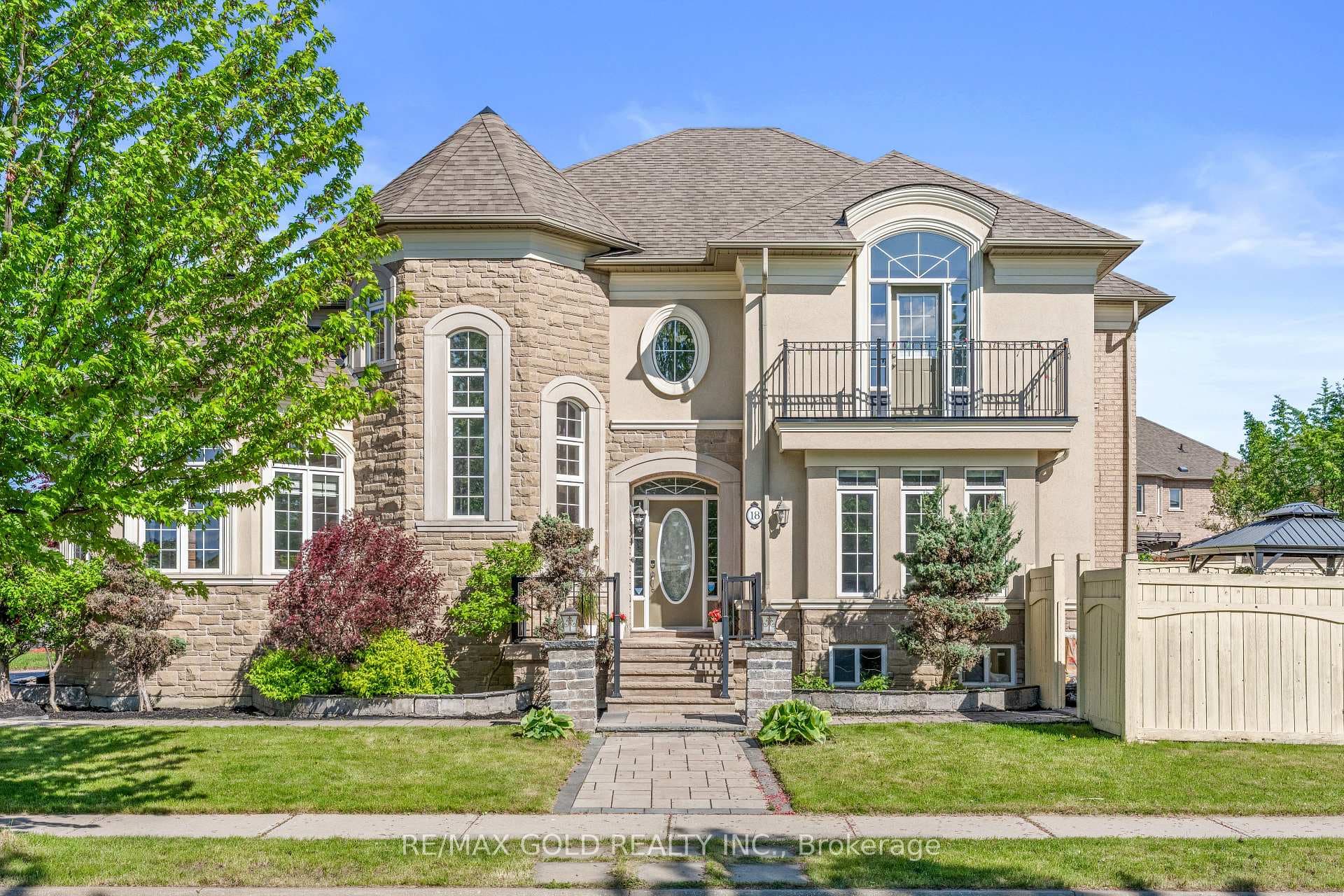18 Hampton Springs Drive, Brampton, ON L6P 2W4 - Photo 1