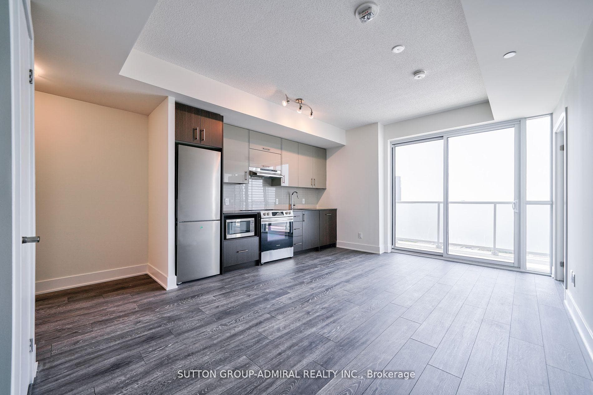 188 Fairview Mall Drive Unit 2115, Hillcrest Village / Bayview Village, ON M2J 4T1 - Photo 1
