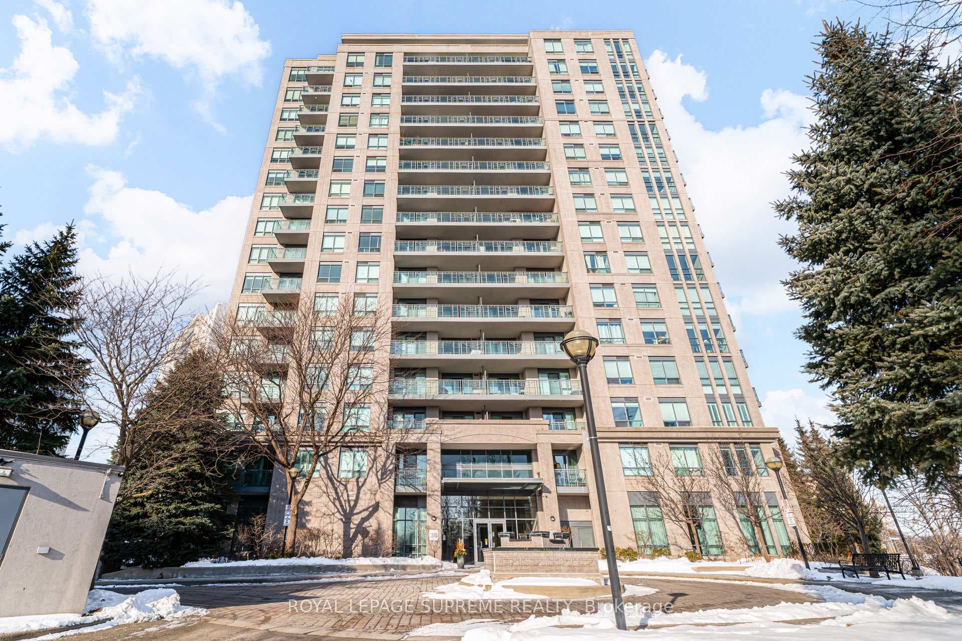 38 Fontenay Court Unit 208, Toronto W08