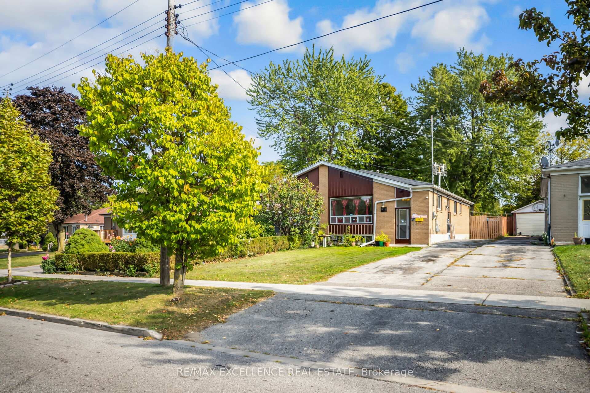 43 Porchester Drive, Scarborough (West Hill / Highland Creek), ON M1J 2R4 - Photo 1