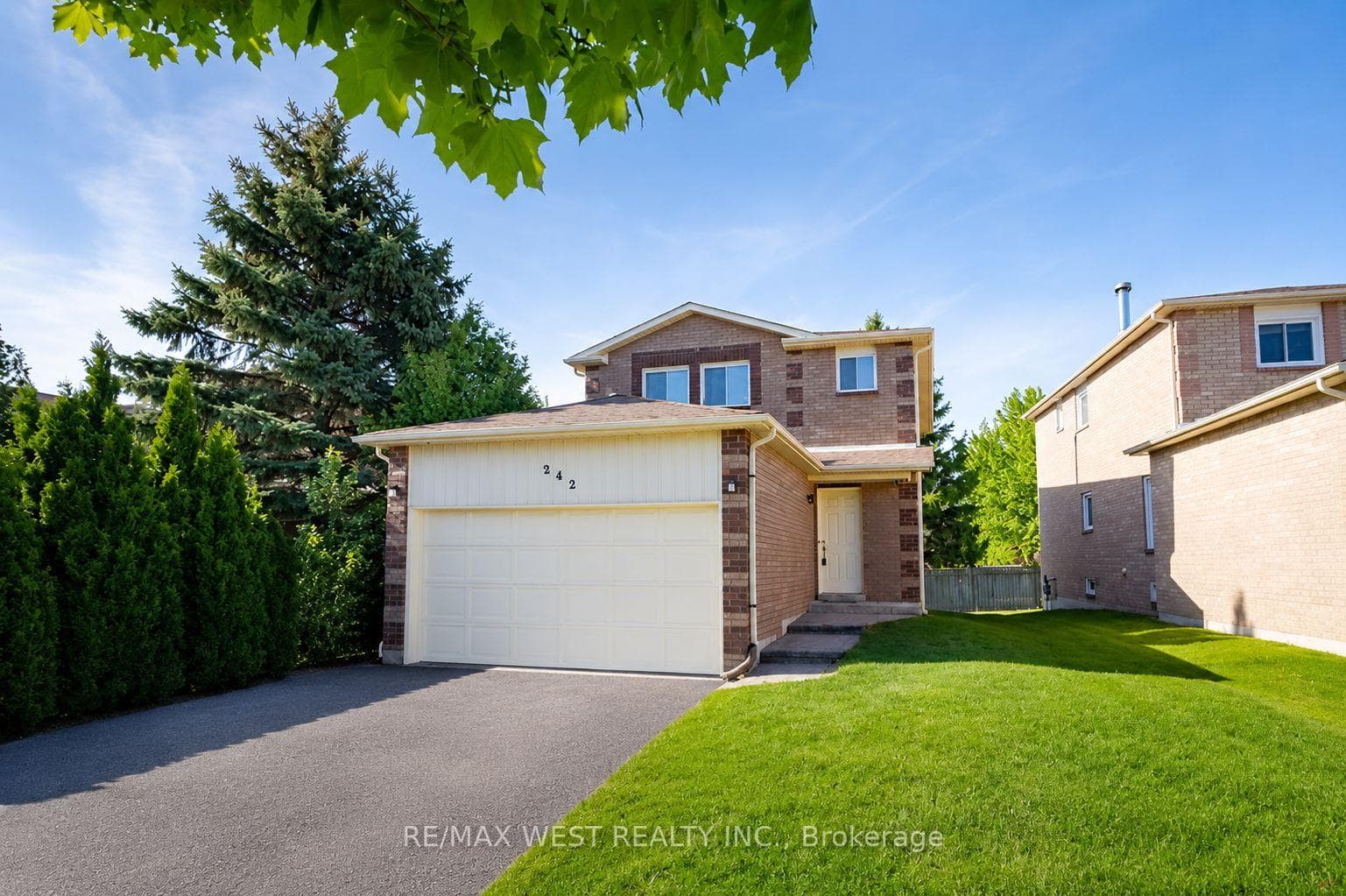 242 Bernard Avenue, Richmond Hill, ON L4S 1E2 - Photo 1