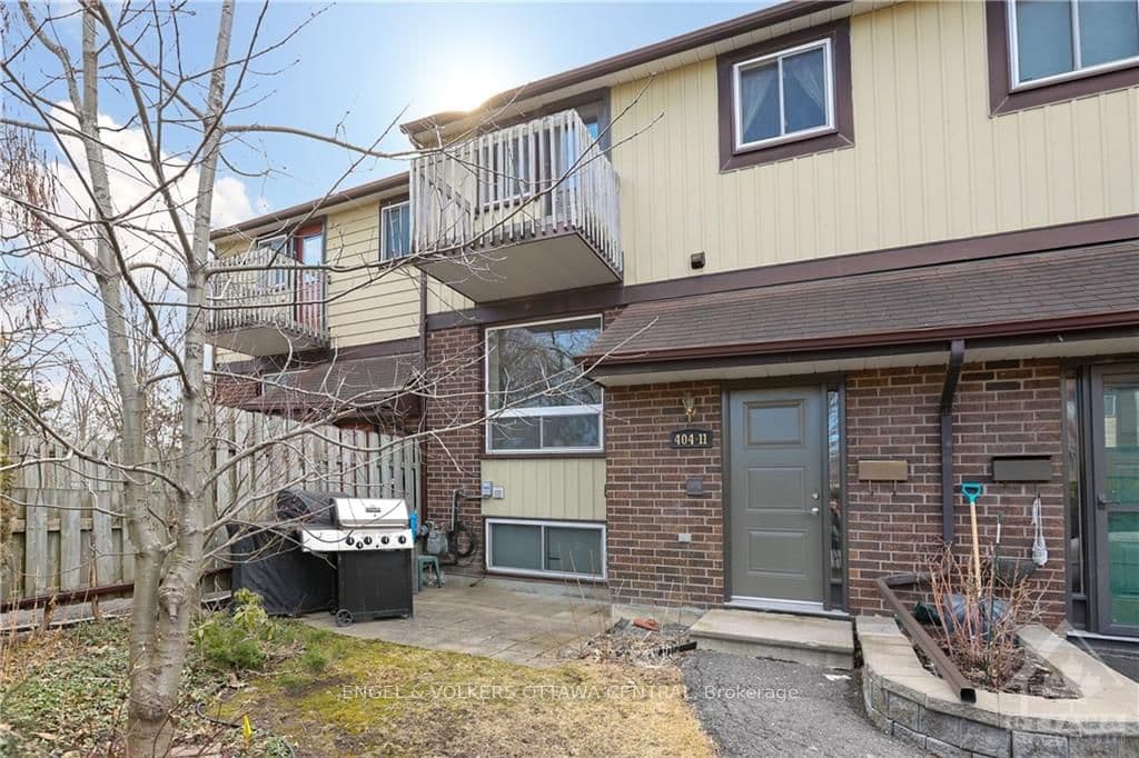 404 MONTFORT Street Unit 11, Manor Park - Cardinal Glen and Area, ON K1L 8G7 - Photo 1