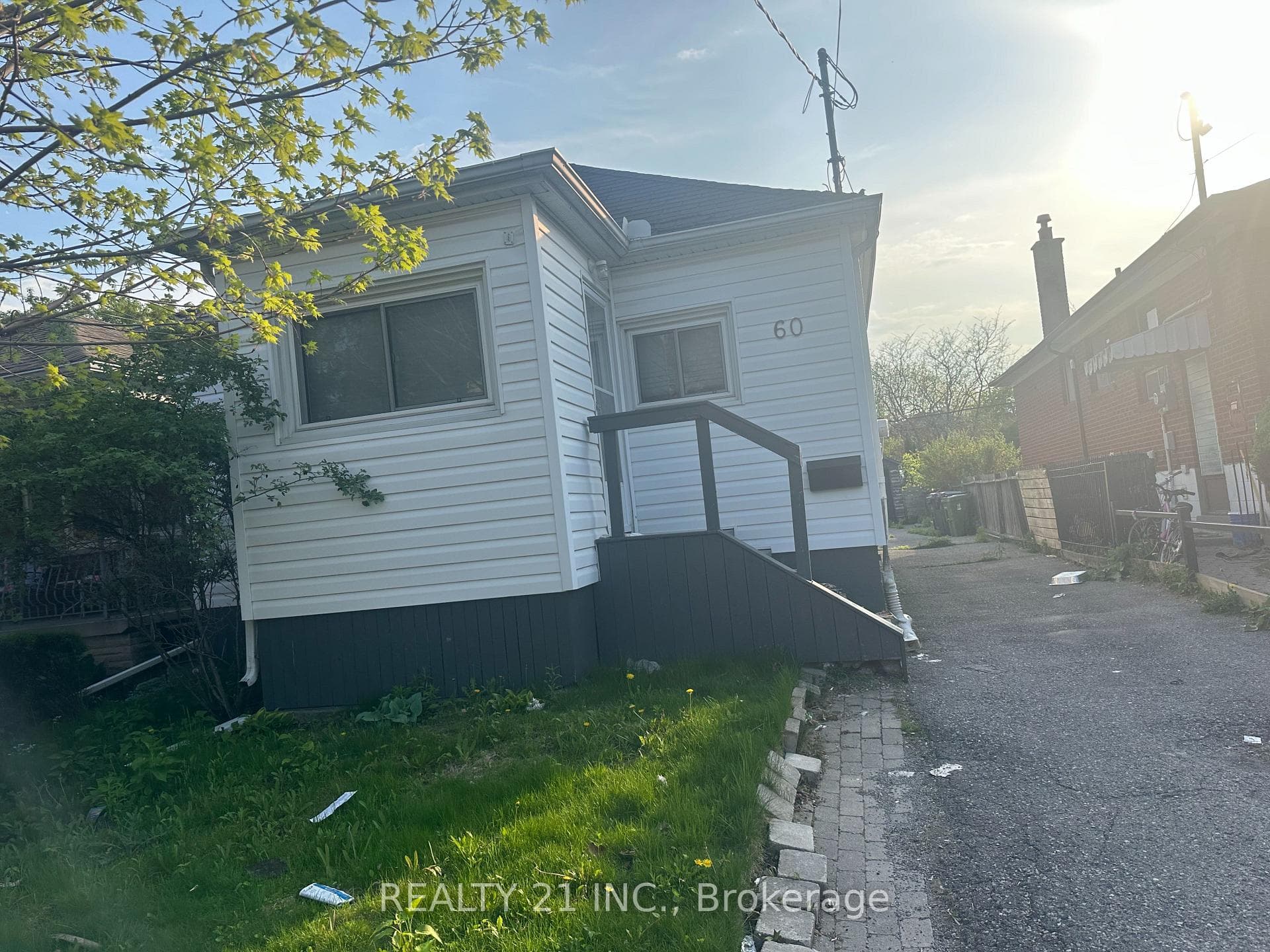 60 Phillip Avenue Unit (Main), Toronto E06
