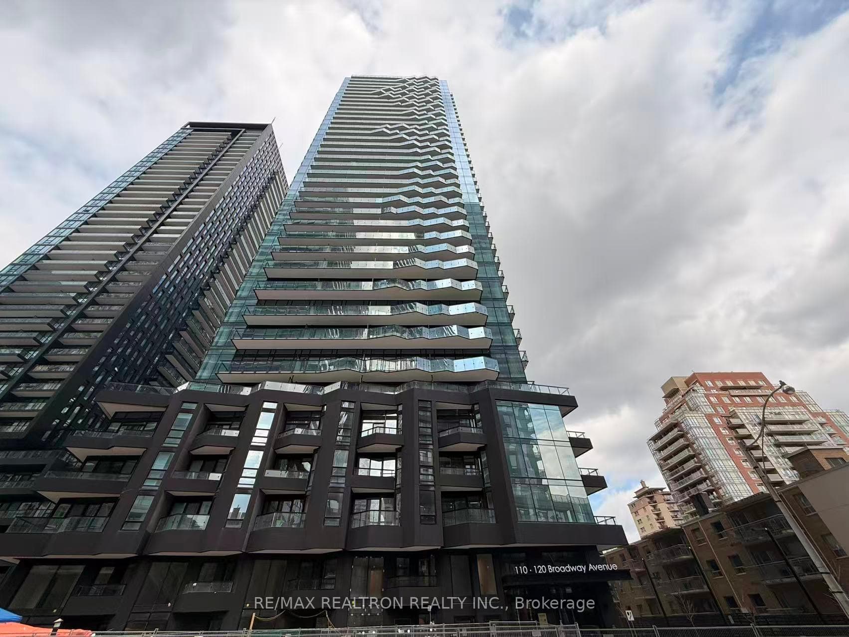 110 Broadway Avenue Unit 706, Leaside / Davisville, ON M4P 1V7 - Photo 1