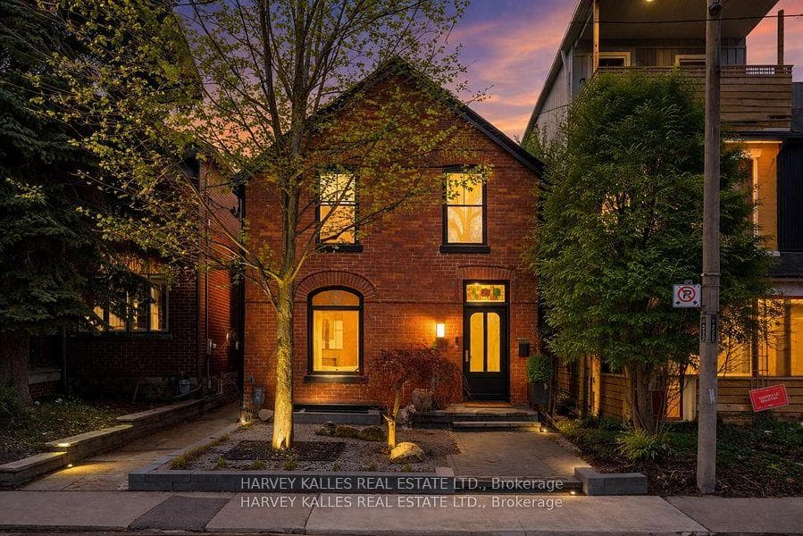 239 Borden Street, Downtown Toronto / Waterfront