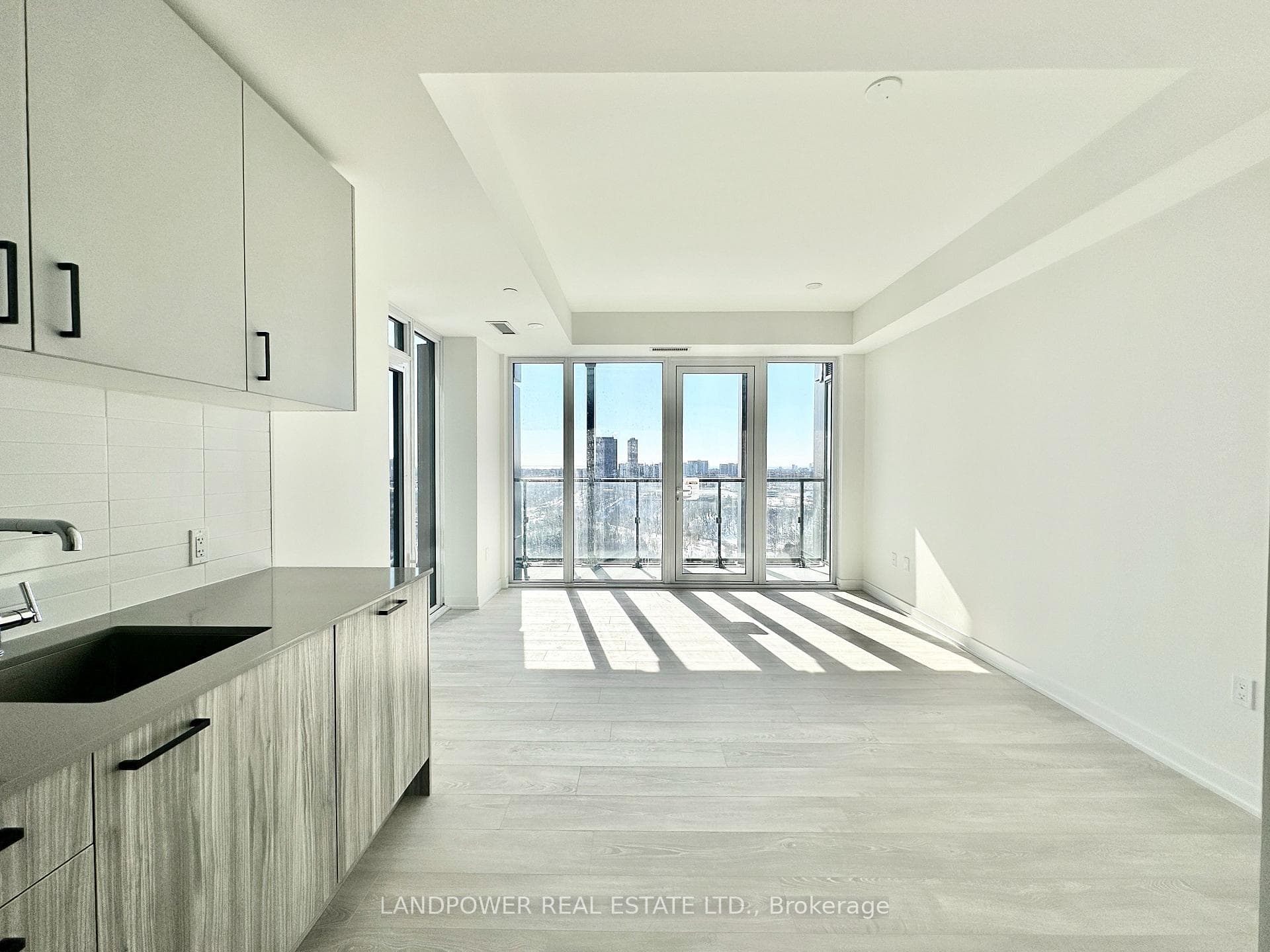 1 Quarrington Lane Unit 1802, Don Mills / Parkwoods / Victoria Village, ON M3C 0S4 - Photo 1