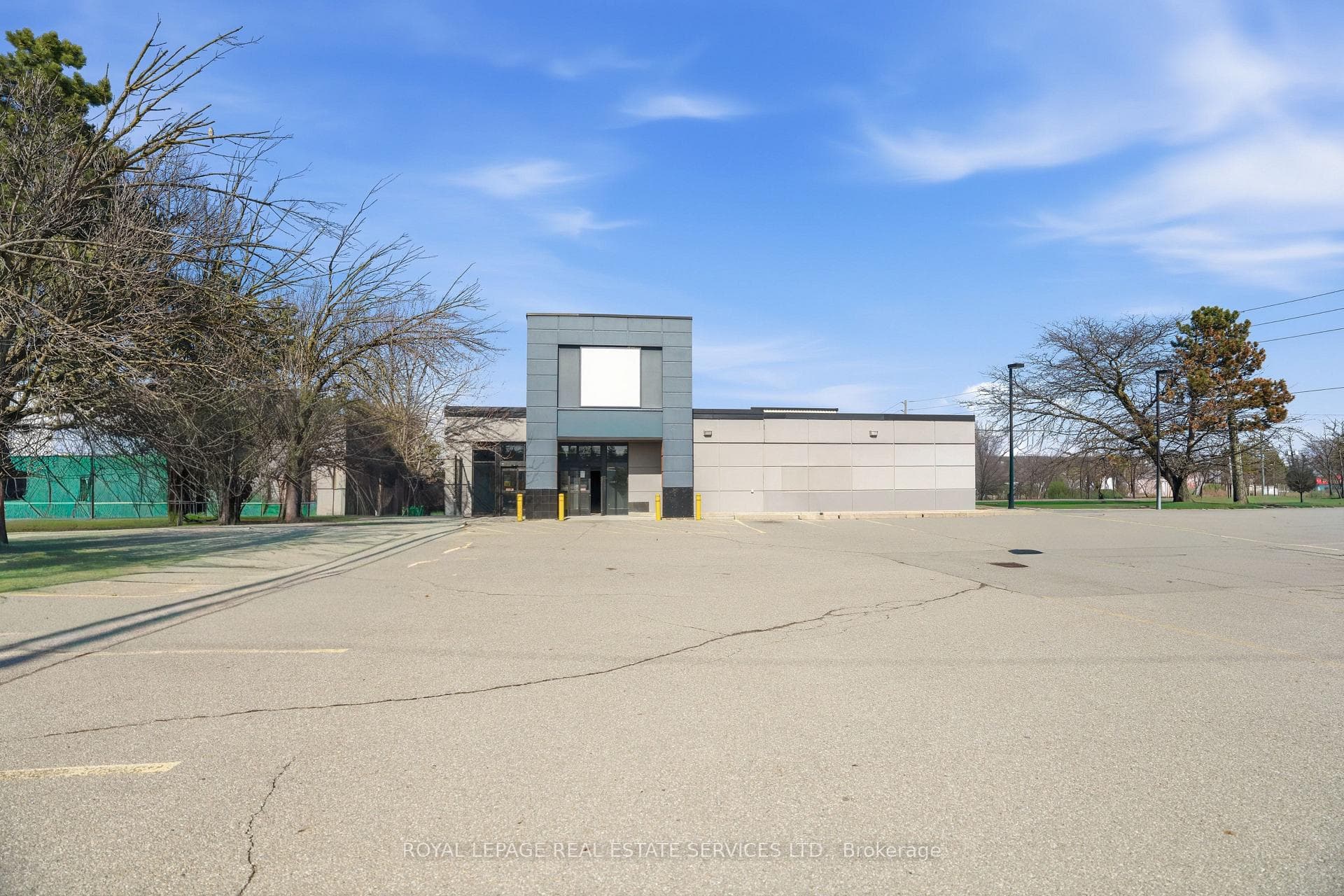61 Queen Street, Mississauga, ON L5N 1A4 - Photo 1