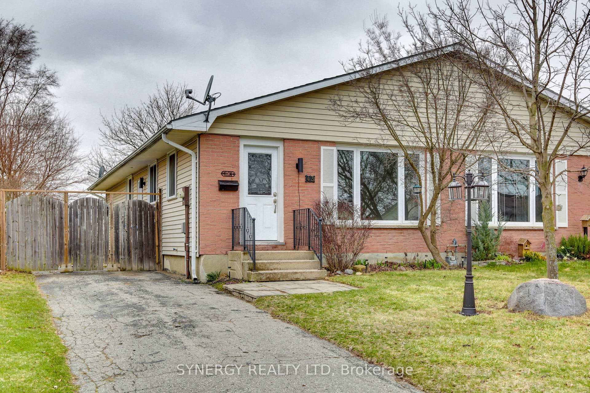 43 Brennan Drive, Strathroy-Caradoc, ON N7G 3S2 - Photo 1