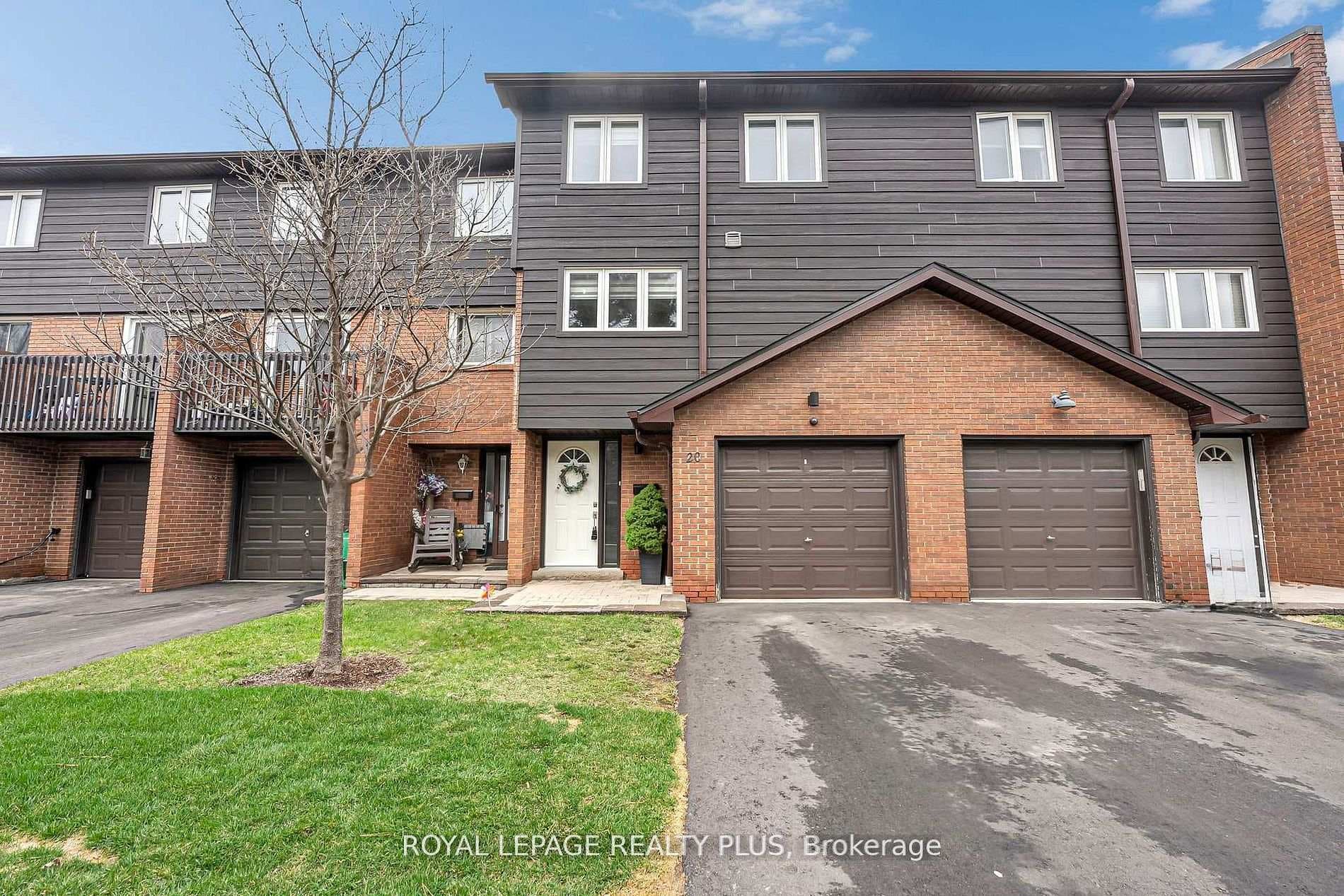 1755 Rathburn Road Unit 20, Mississauga, ON L4E 2M8 - Photo 1