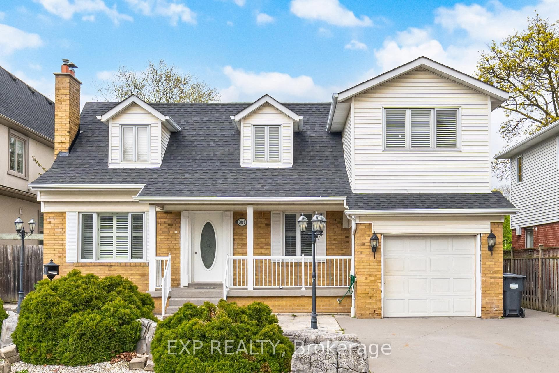 2065 Westfield Drive, Mississauga, ON L4Y 1P2 - Photo 1