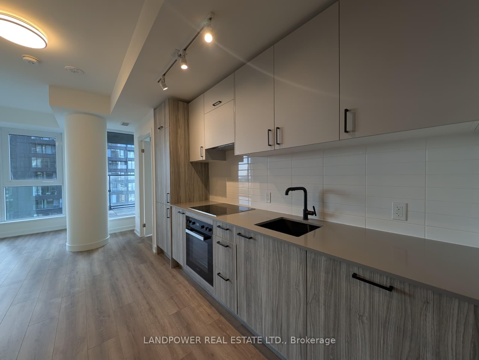5 Quarrington Lane Unit 1502, Don Mills / Parkwoods / Victoria Village, ON M3C 0S5 - Photo 1
