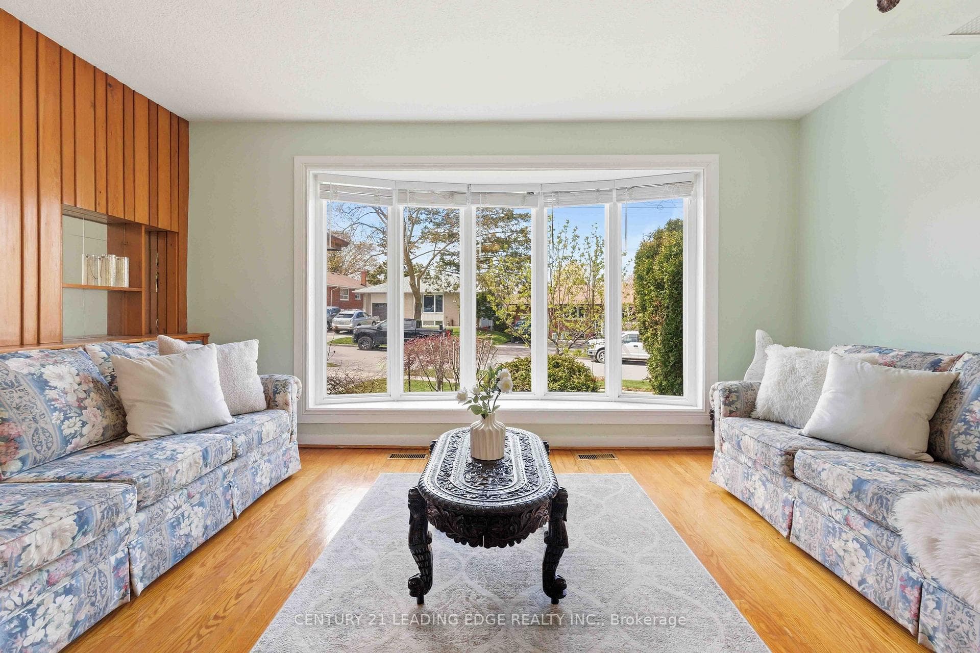 61 Hollyhedge Drive, Scarborough (West Hill / Highland Creek), ON M1J 1X2 - Photo 1