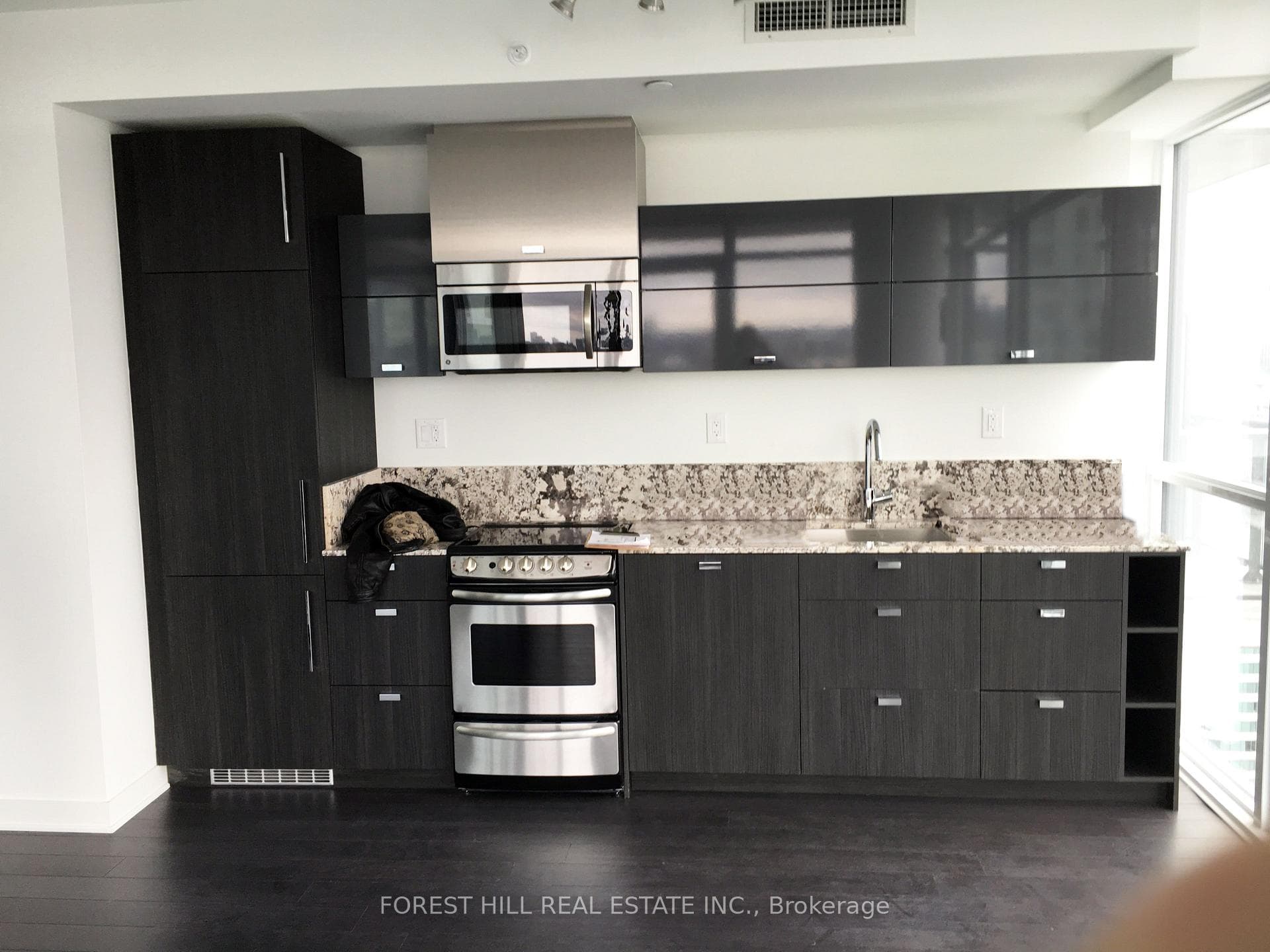 290 Adelaide Street Unit 3104, Downtown Toronto / Waterfront, ON M5V 1P6 - Photo 1