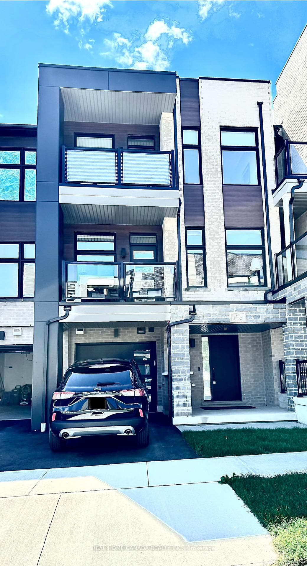 2452 Belt Lane, Oakville
