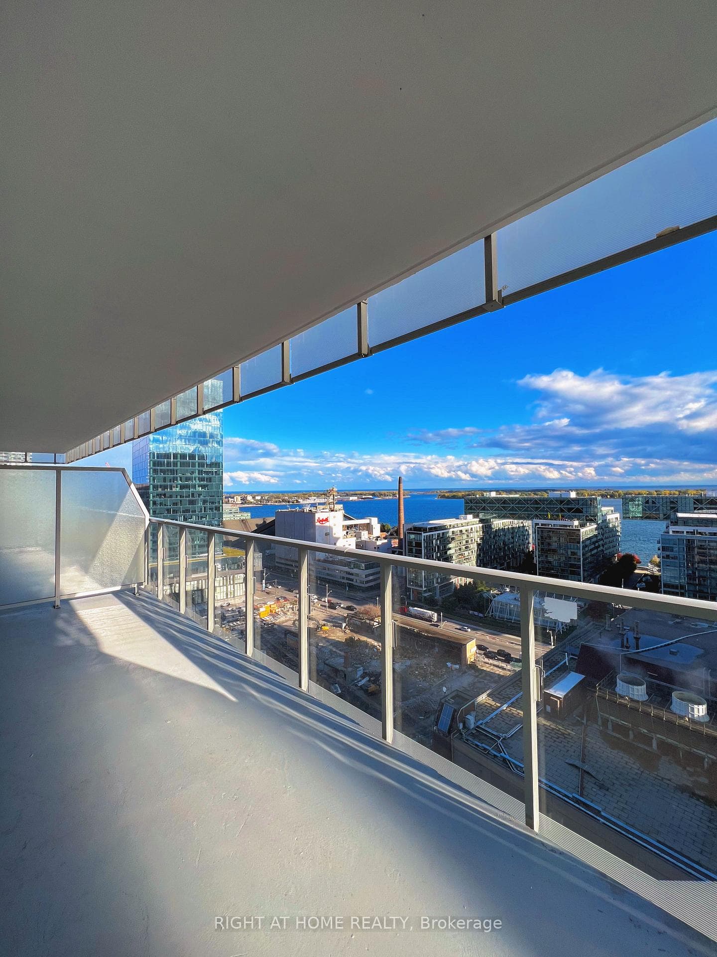 28 Freeland Street Unit 1710, Regent Park / Cabbagetown / St. James Town, ON M5E 0E3 - Photo 1