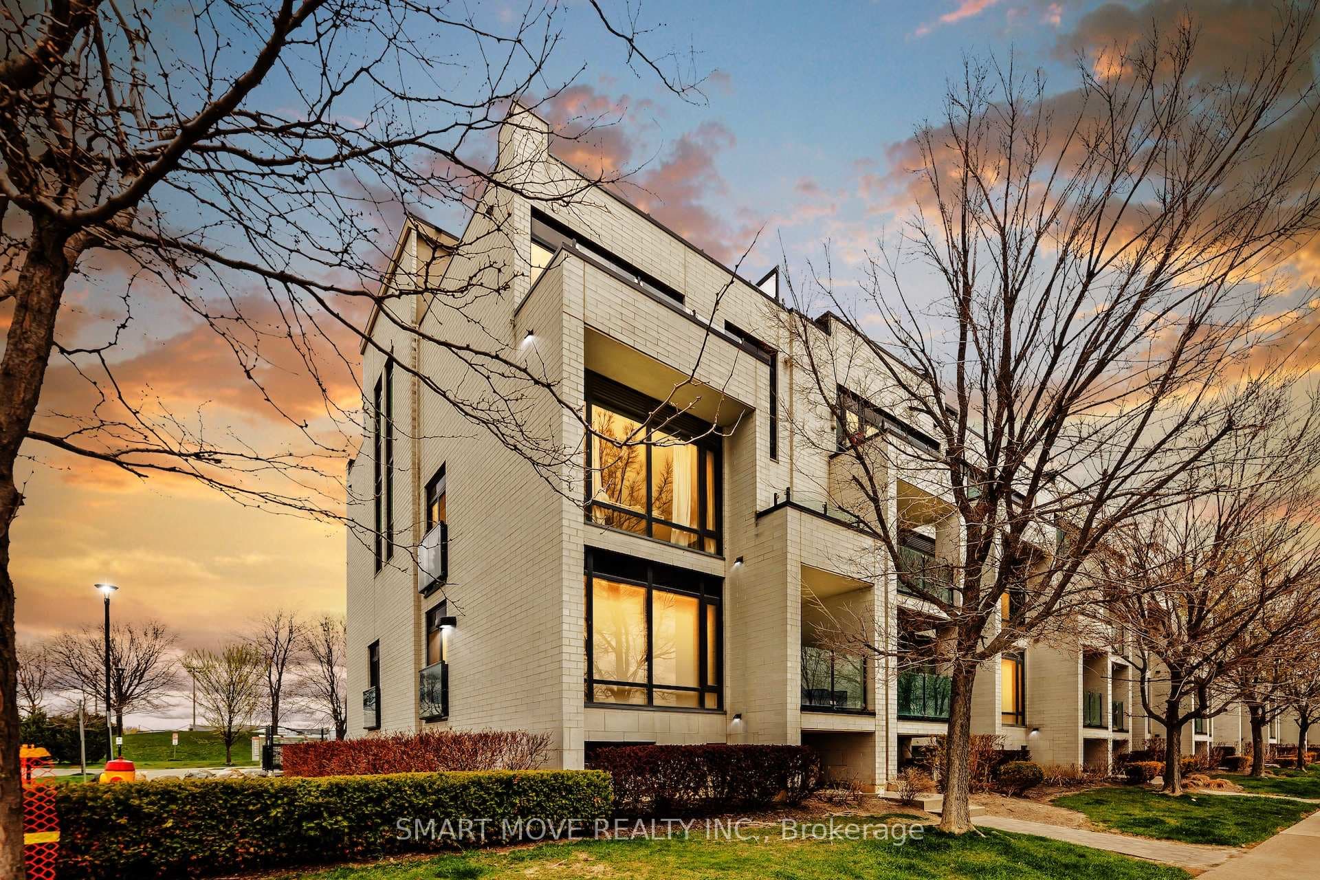138 Widdicombe Hill Boulevard Unit 716, Etobicoke (Kingsview Village / Humber Heights), ON M9R 0A9 - Photo 1
