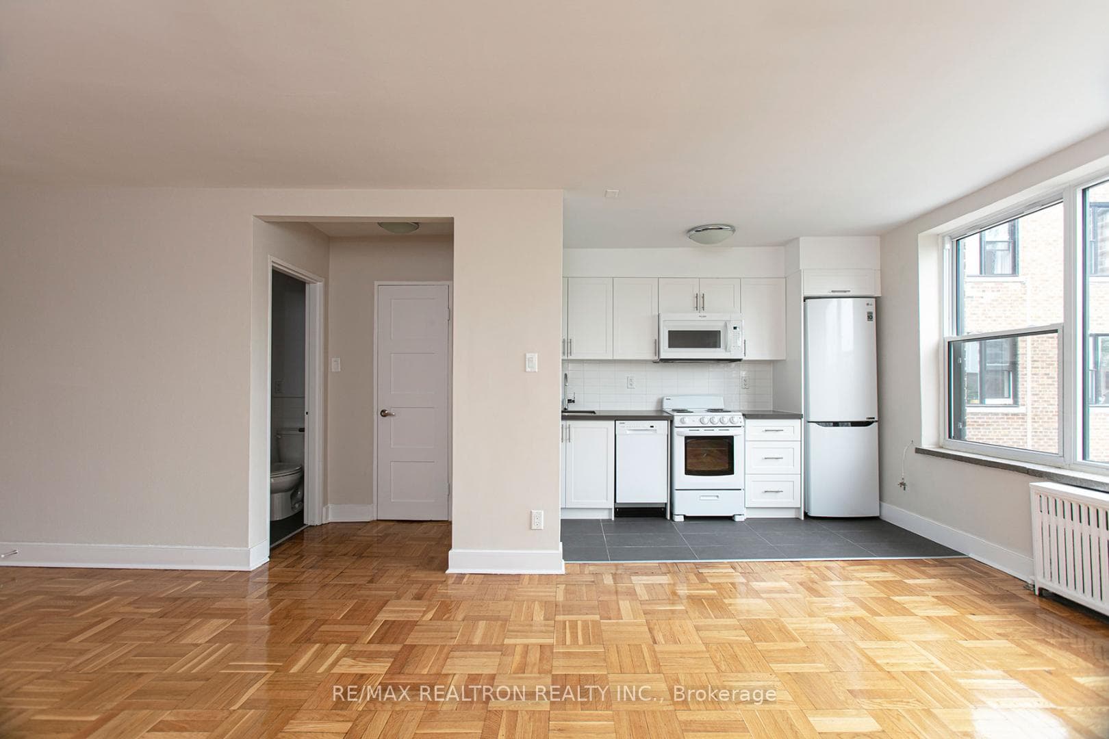1545 Bathurst Street Unit 402, Forest Hill / Deer Park, ON M5P 3H6 - Photo 1
