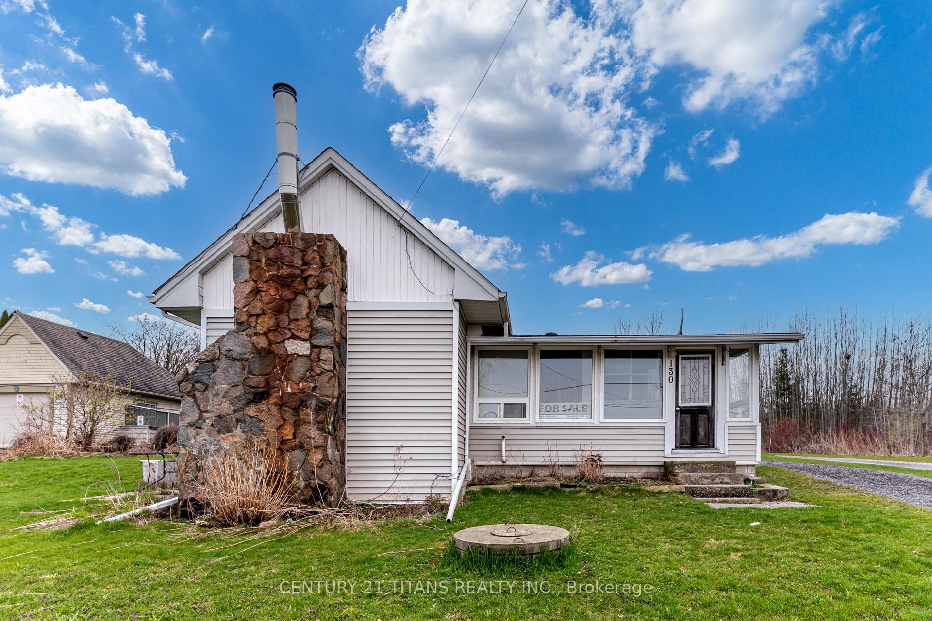 130 West Beach Road, Clarington, ON L1C 3K3 - Photo 1