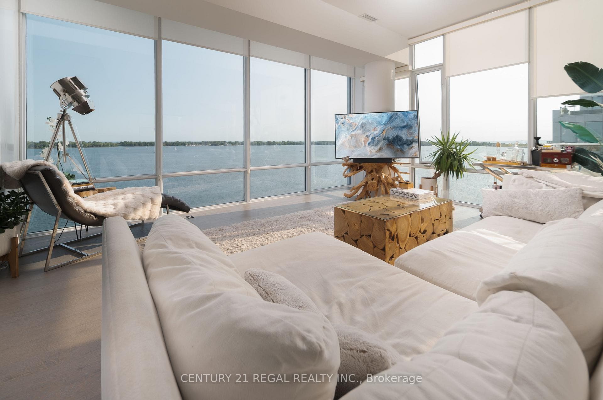 29 Queens Quay Unit 1014, Regent Park / Cabbagetown / St. James Town