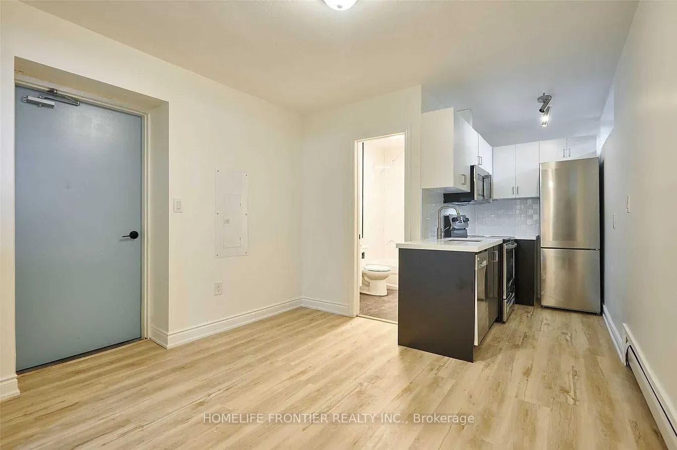 291 Scarlett Road Unit 101, Toronto W03