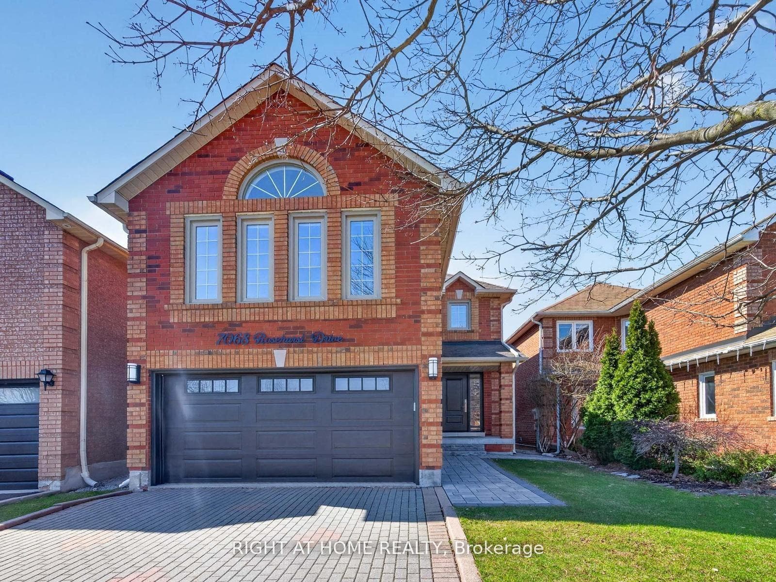 7068 Rosehurst Drive, Mississauga, ON L5N 6Y8 - Photo 1