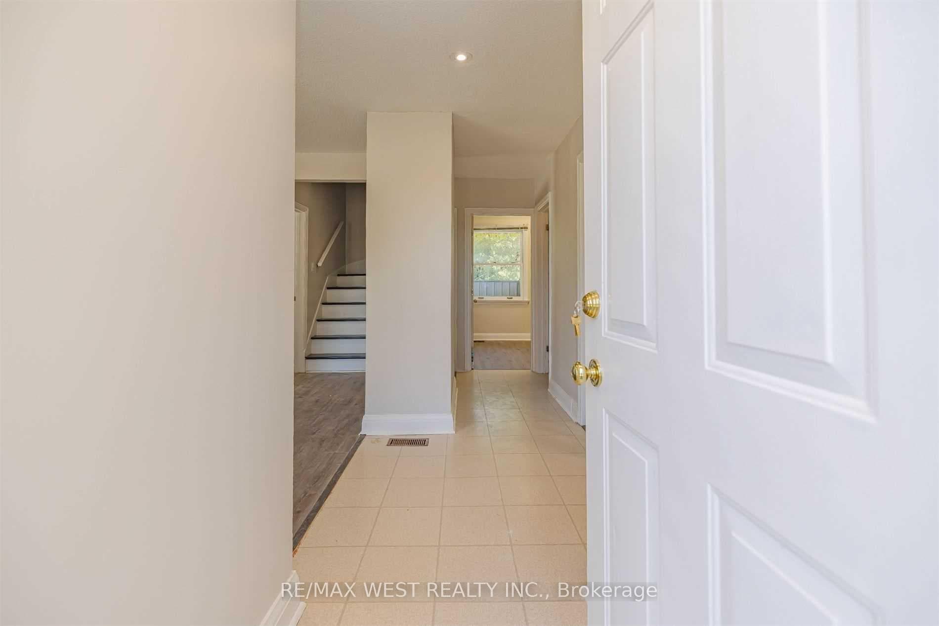 35 Queen Street, Mississauga, ON L5N 1A3 - Photo 1