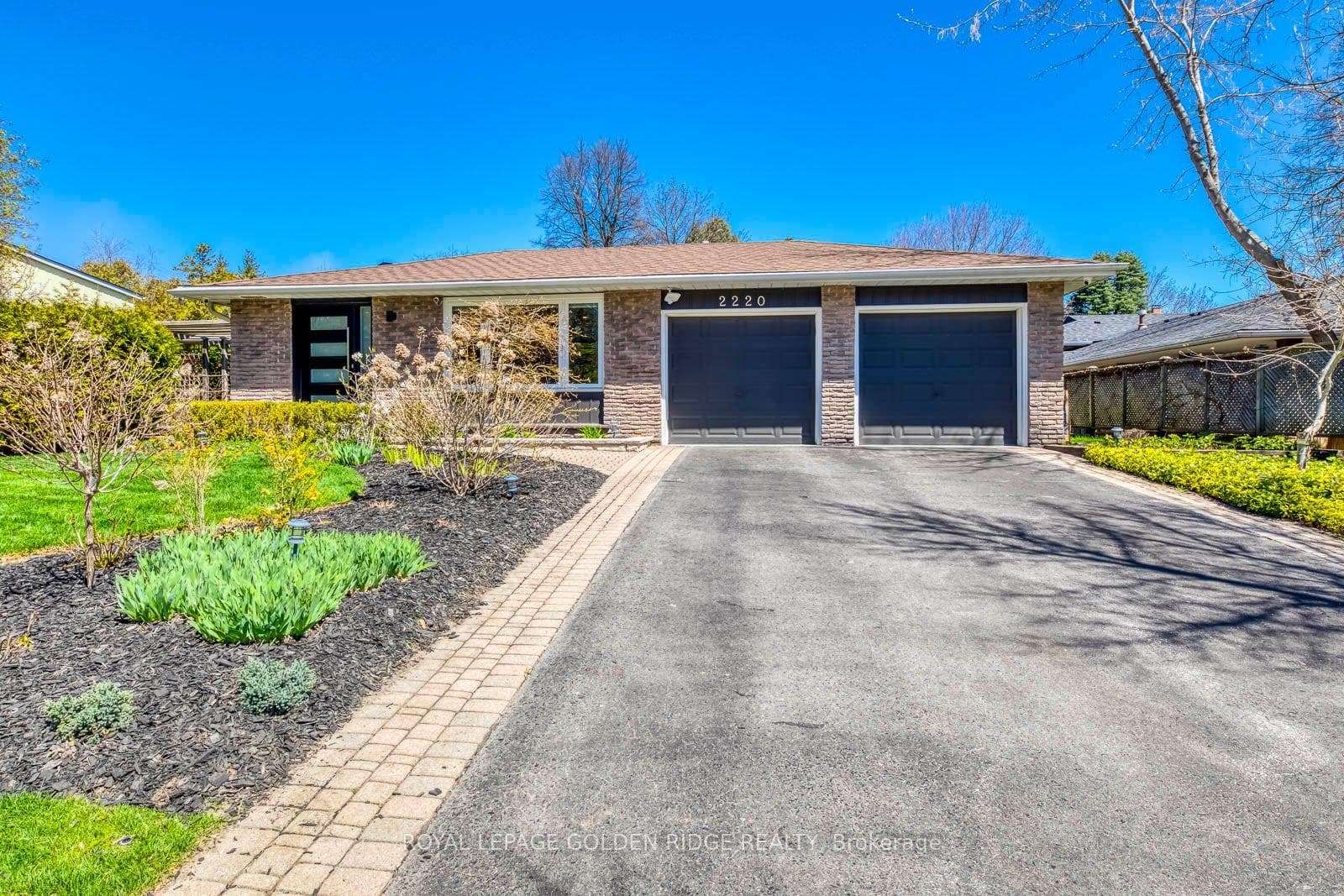 2220 Elmhurst Avenue, Oakville